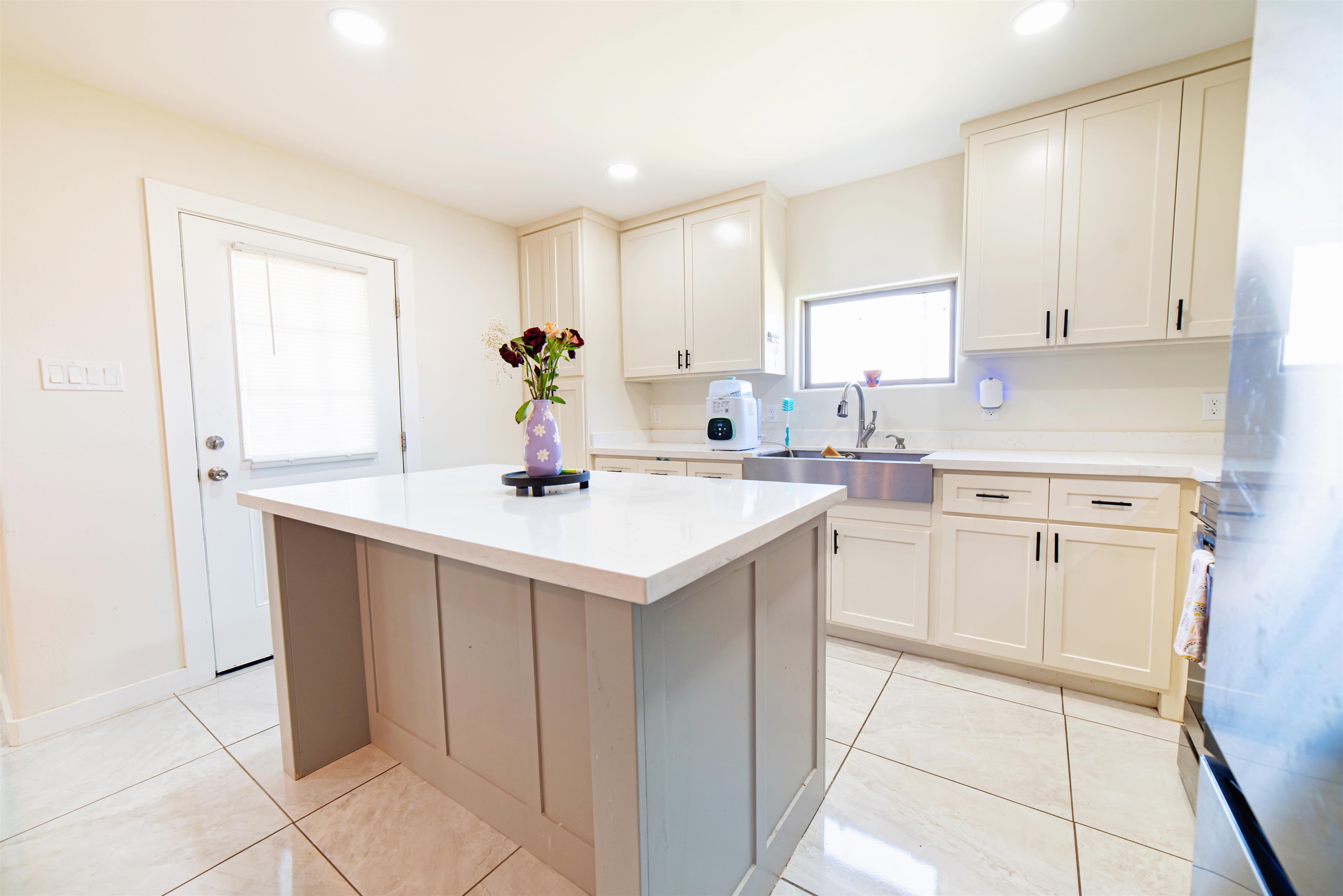 5108 Plasencia Ln. Property Photo 10