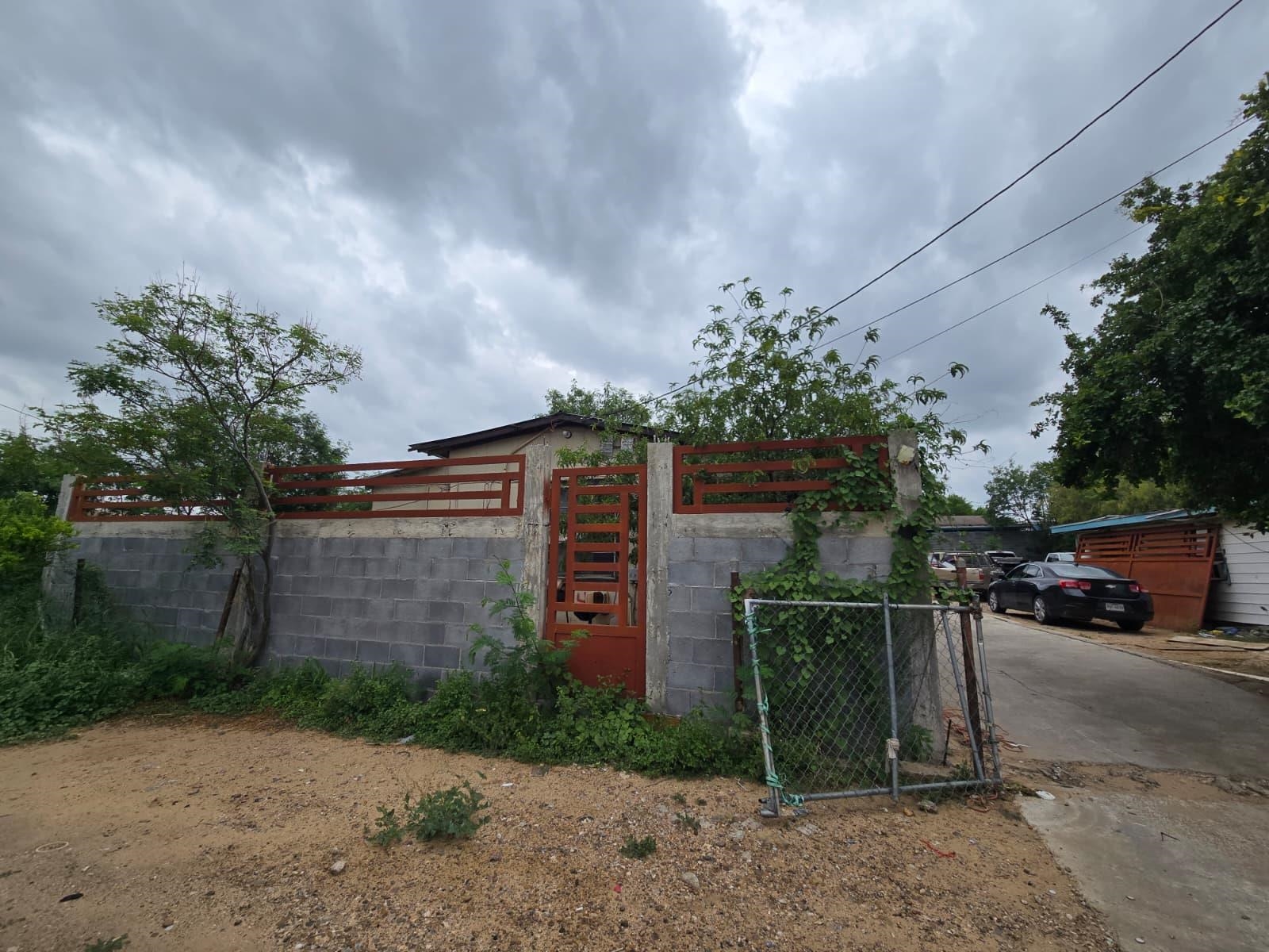 2413 Santa Clara St Property Photo 1