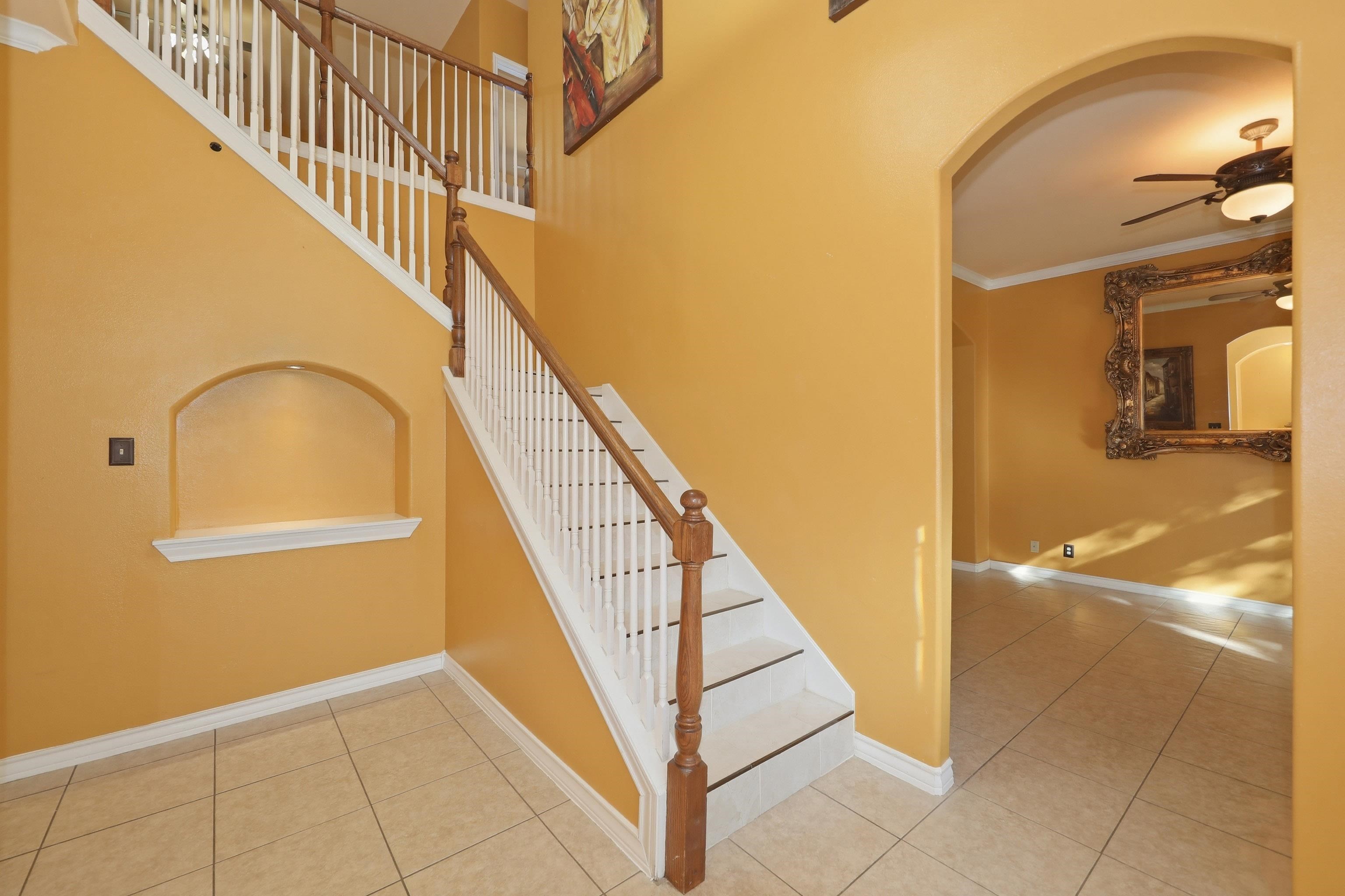 10601 Porfirio Dr Property Photo 3