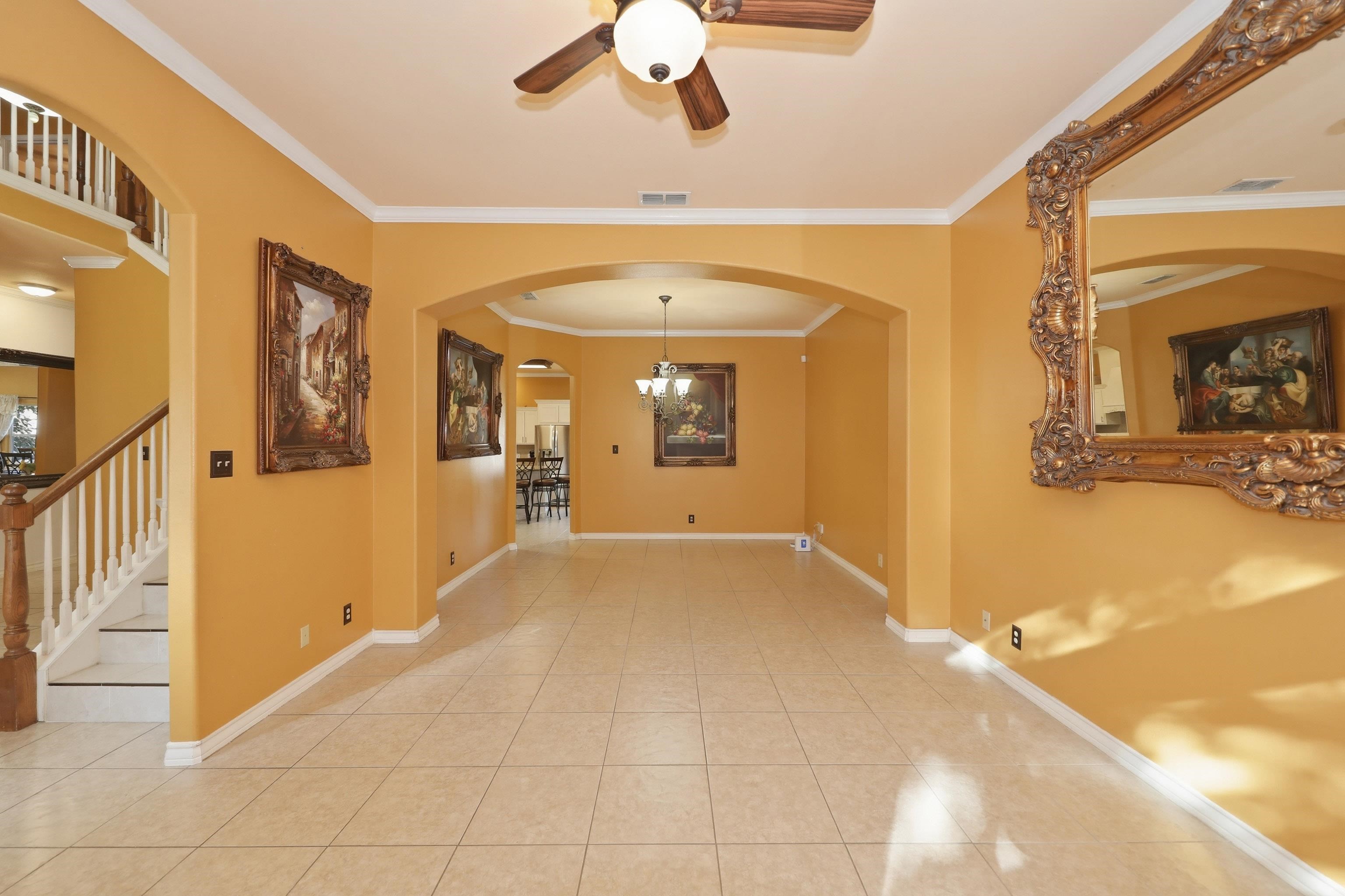 10601 Porfirio Dr Property Photo 5