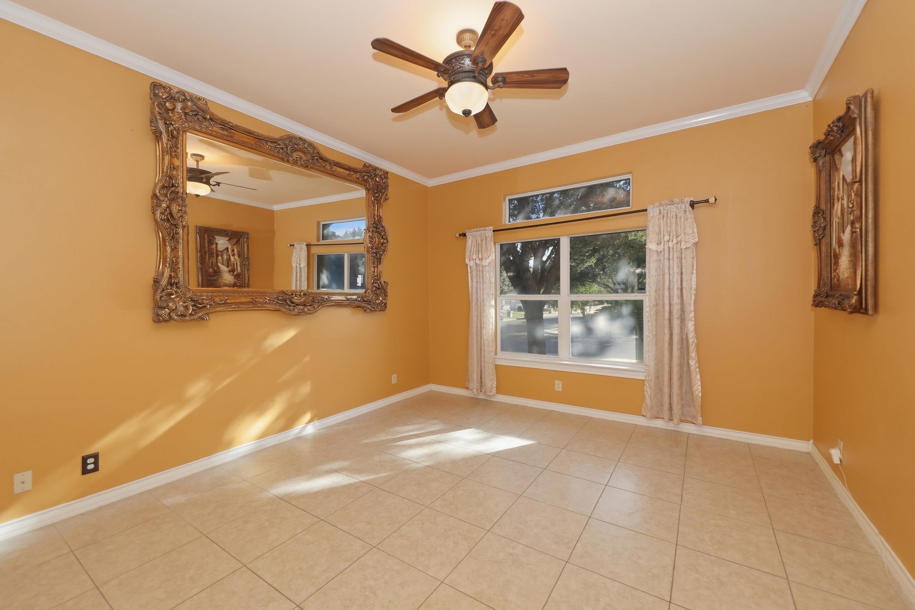 10601 Porfirio Dr Property Photo 6