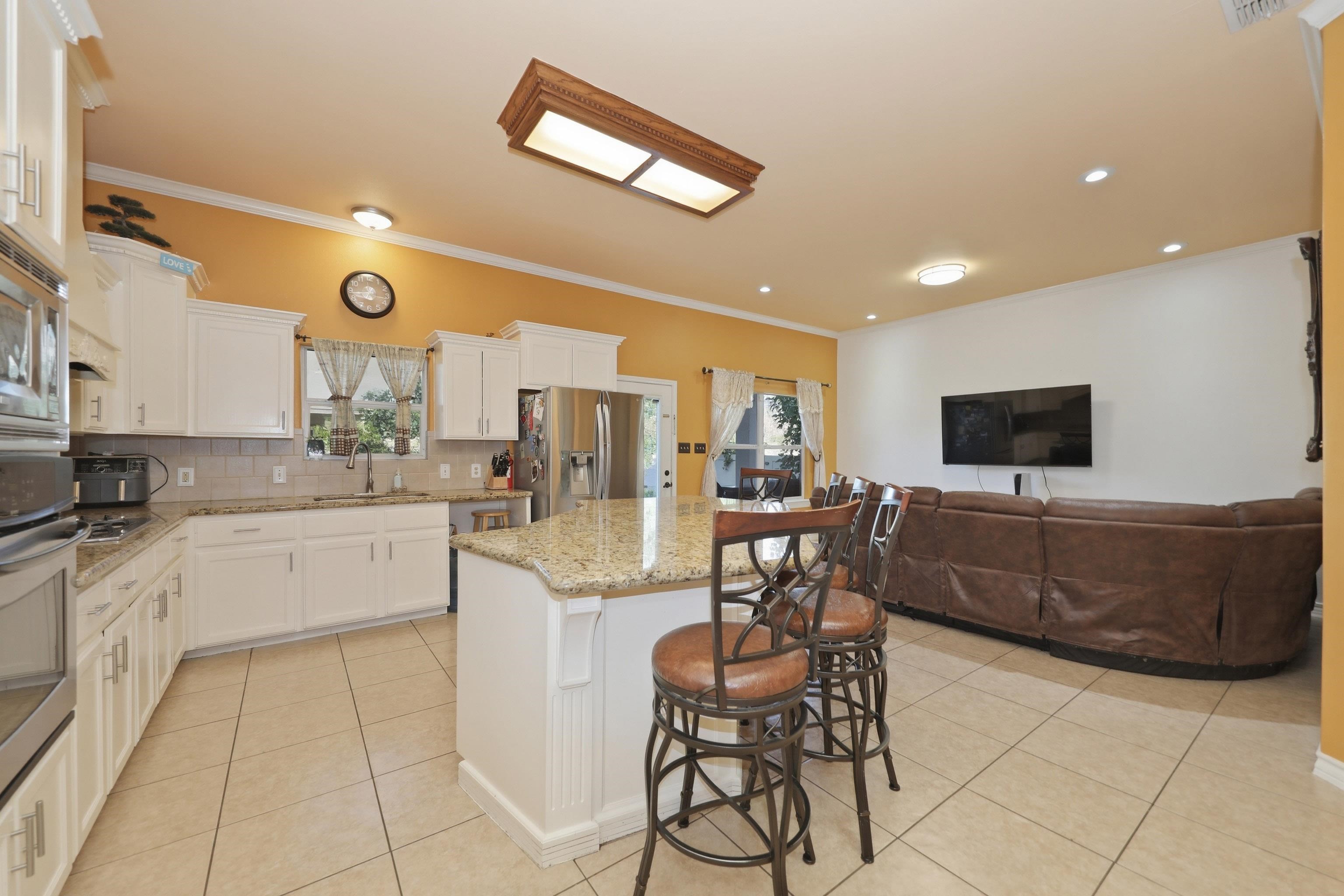 10601 Porfirio Dr Property Photo 11