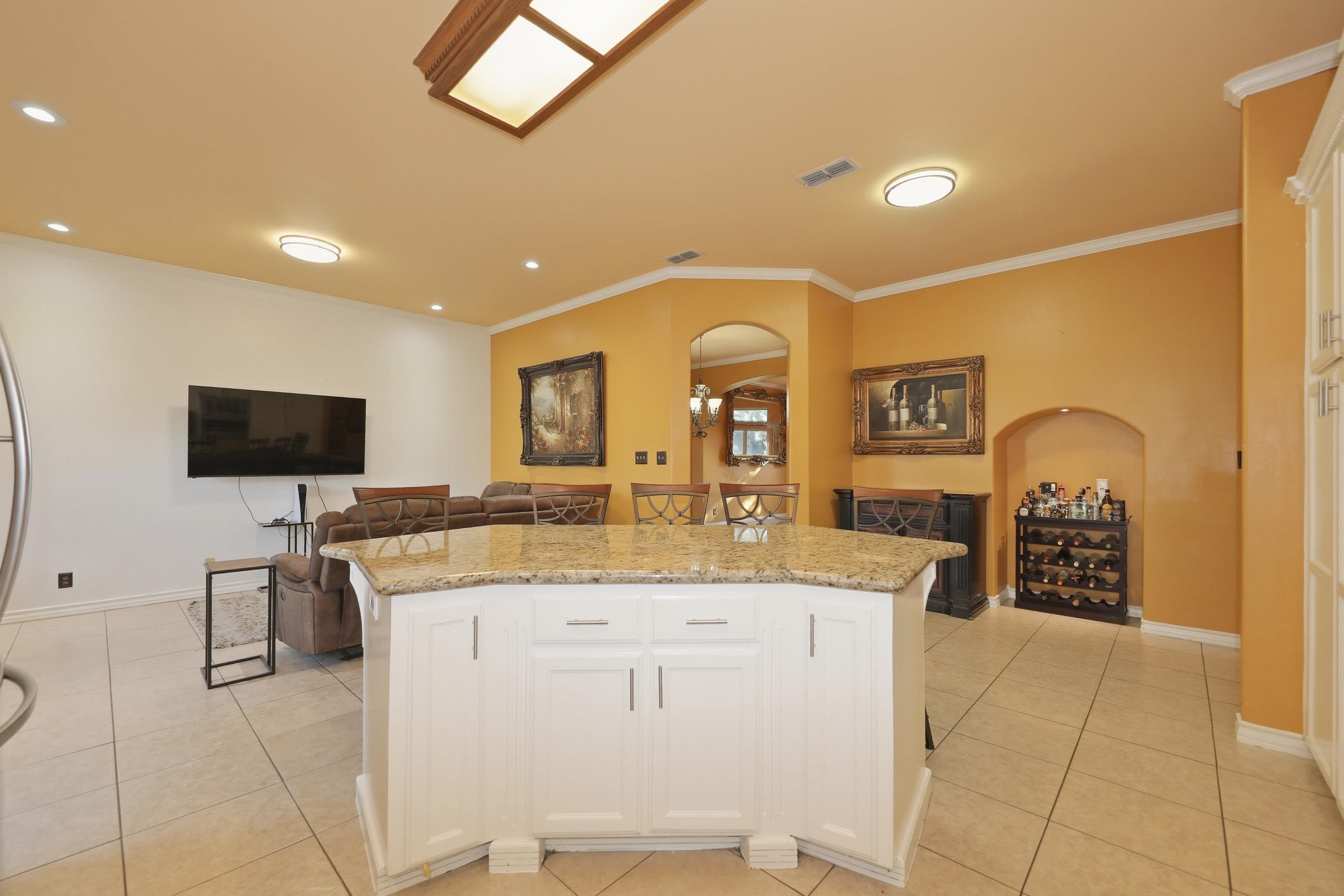 10601 Porfirio Dr Property Photo 12