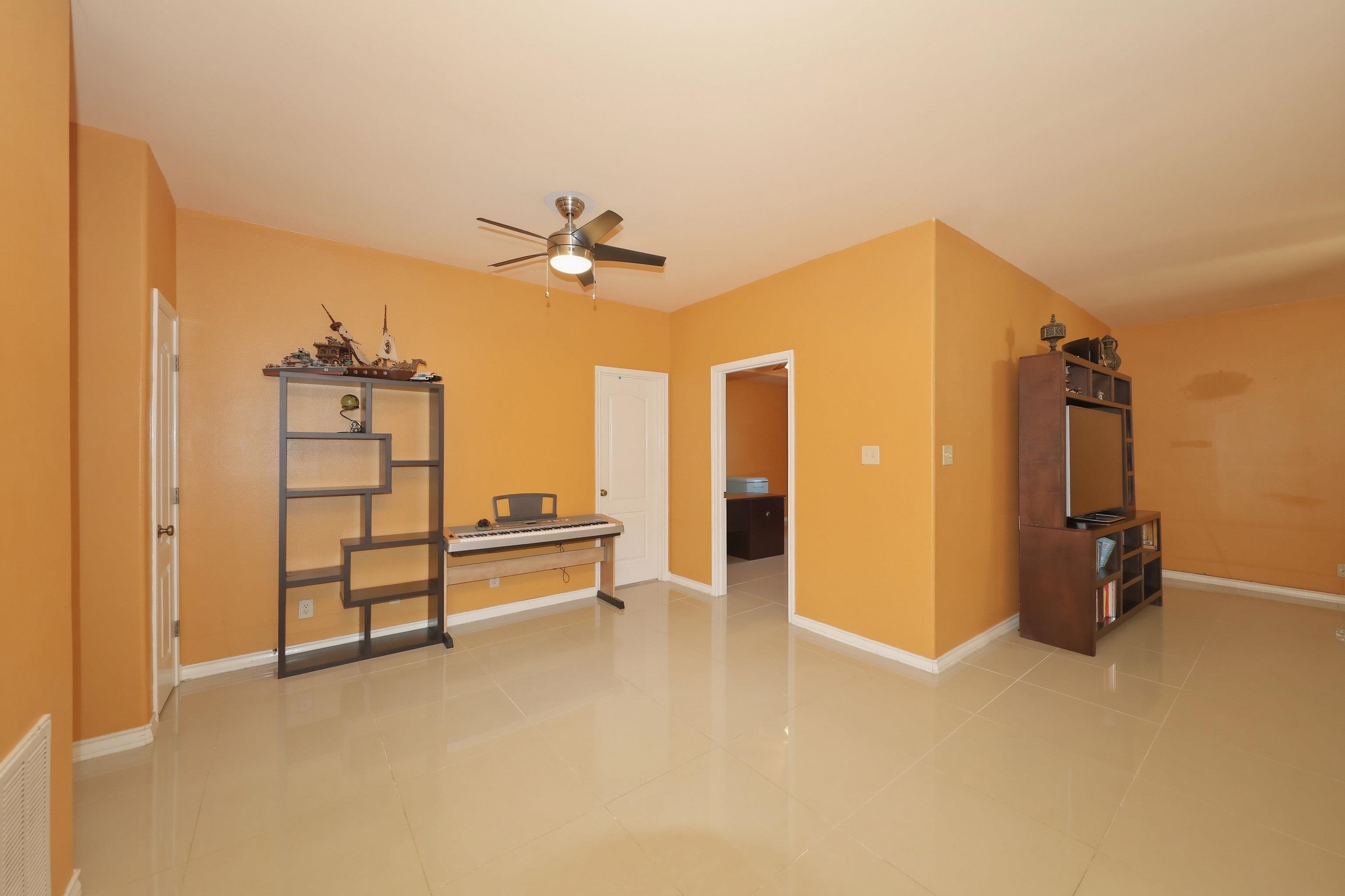 10601 Porfirio Dr Property Photo 27