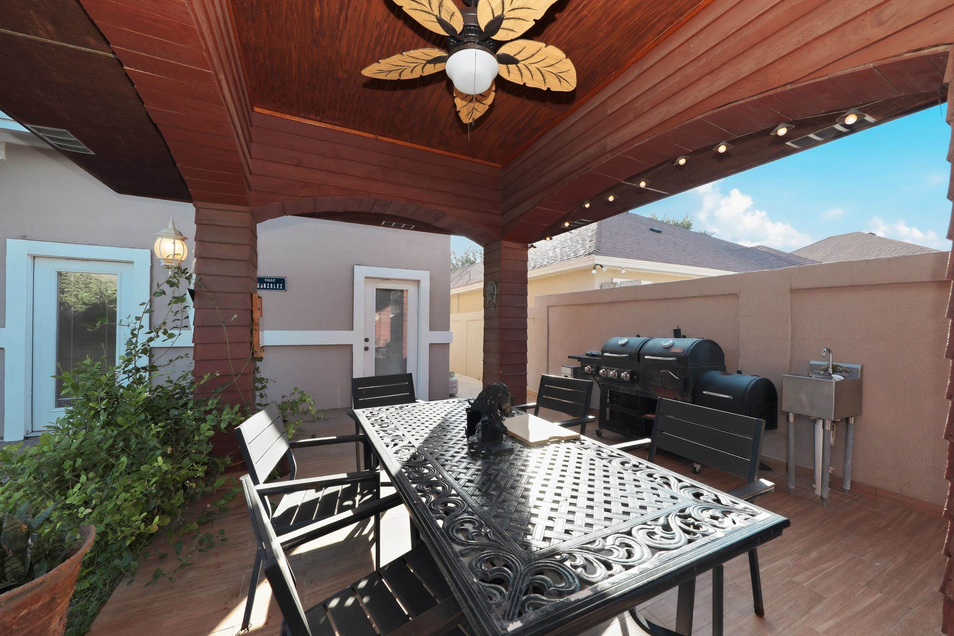 10601 Porfirio Dr Property Photo 35