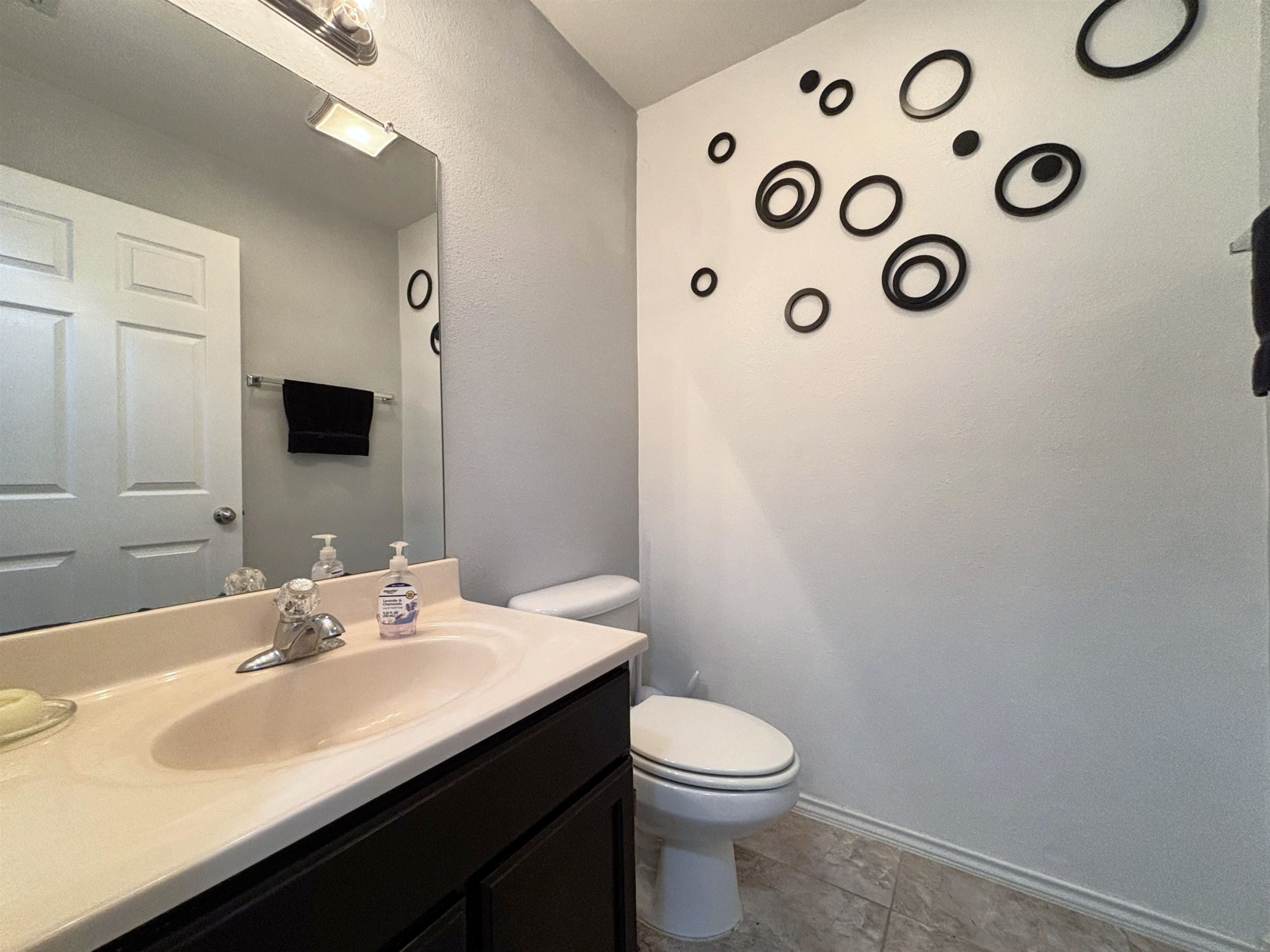 405 Almeja Dr Property Photo 6