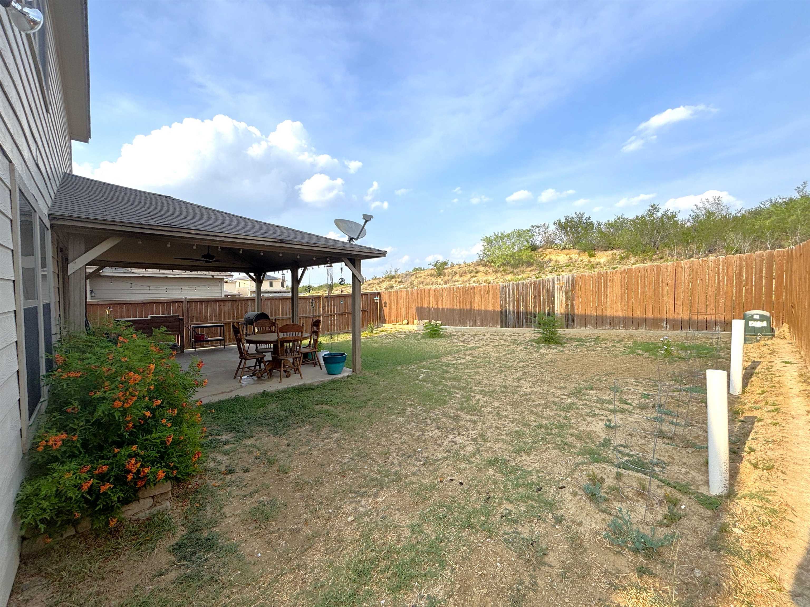405 Almeja Dr Property Photo 15
