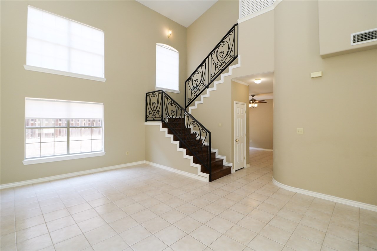 7521 Country Club Dr 405 Property Photo 5