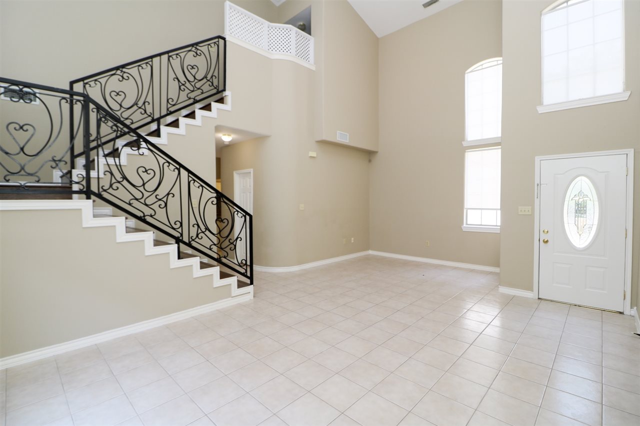 7521 Country Club Dr 405 Property Photo 6
