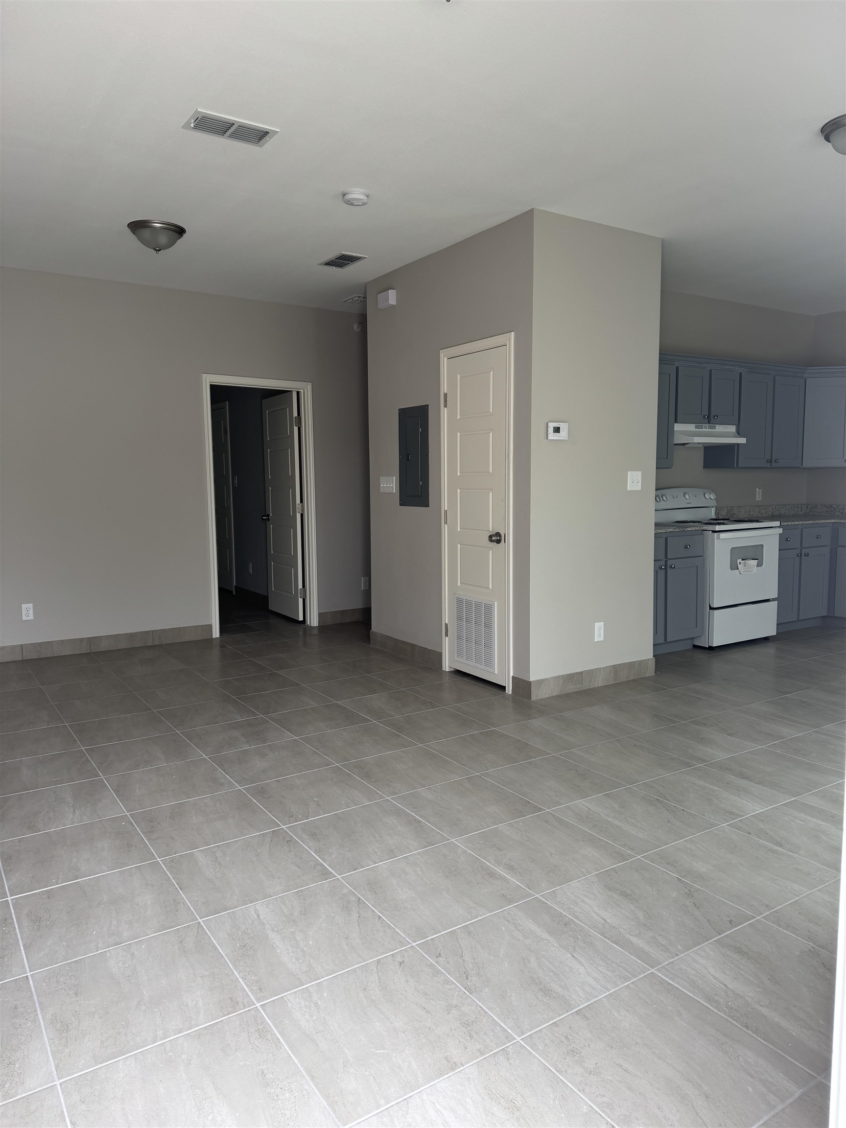 2302 Rosario St 3 Property Photo 6