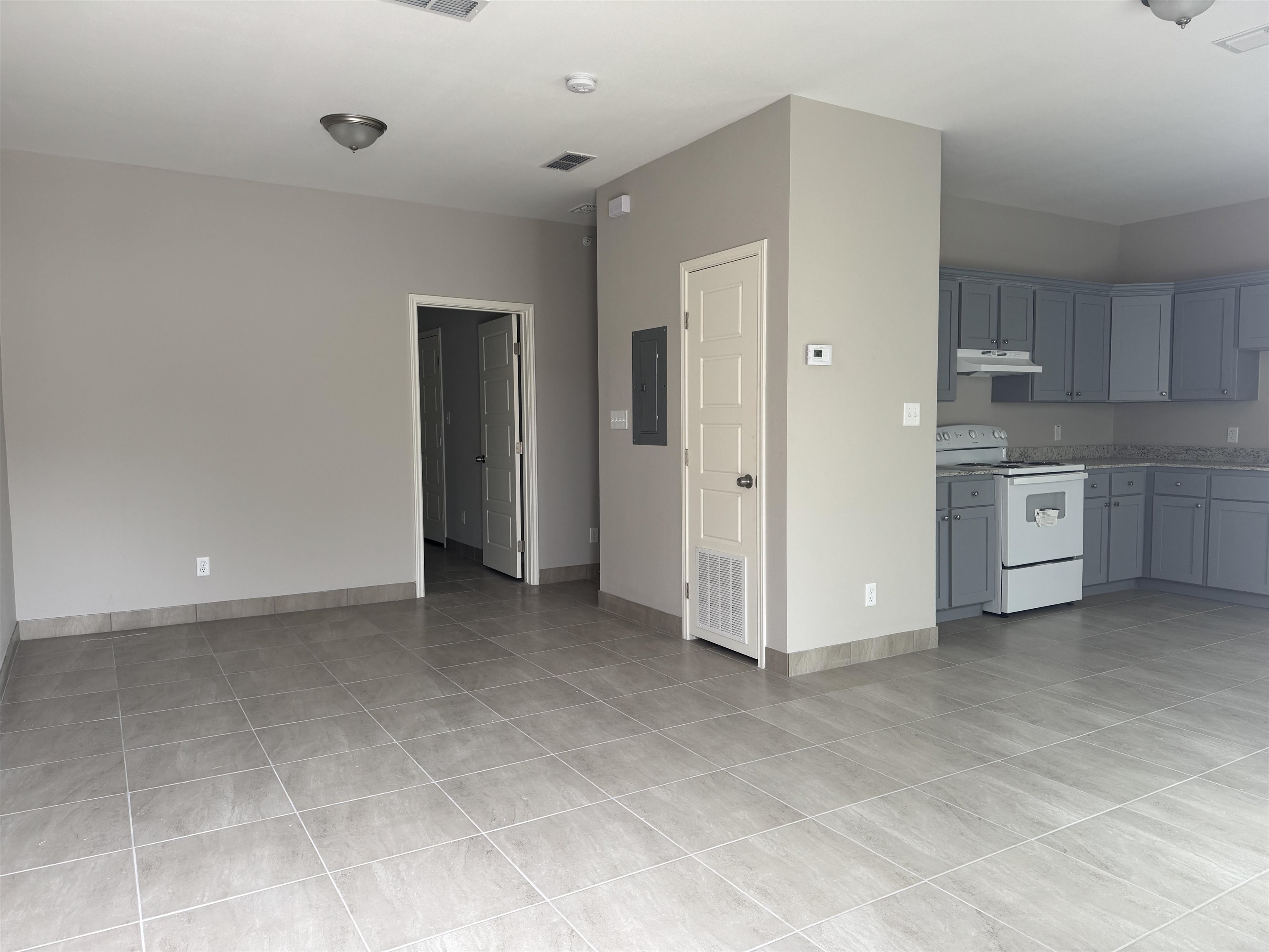 2302 Rosario St 3 Property Photo 8