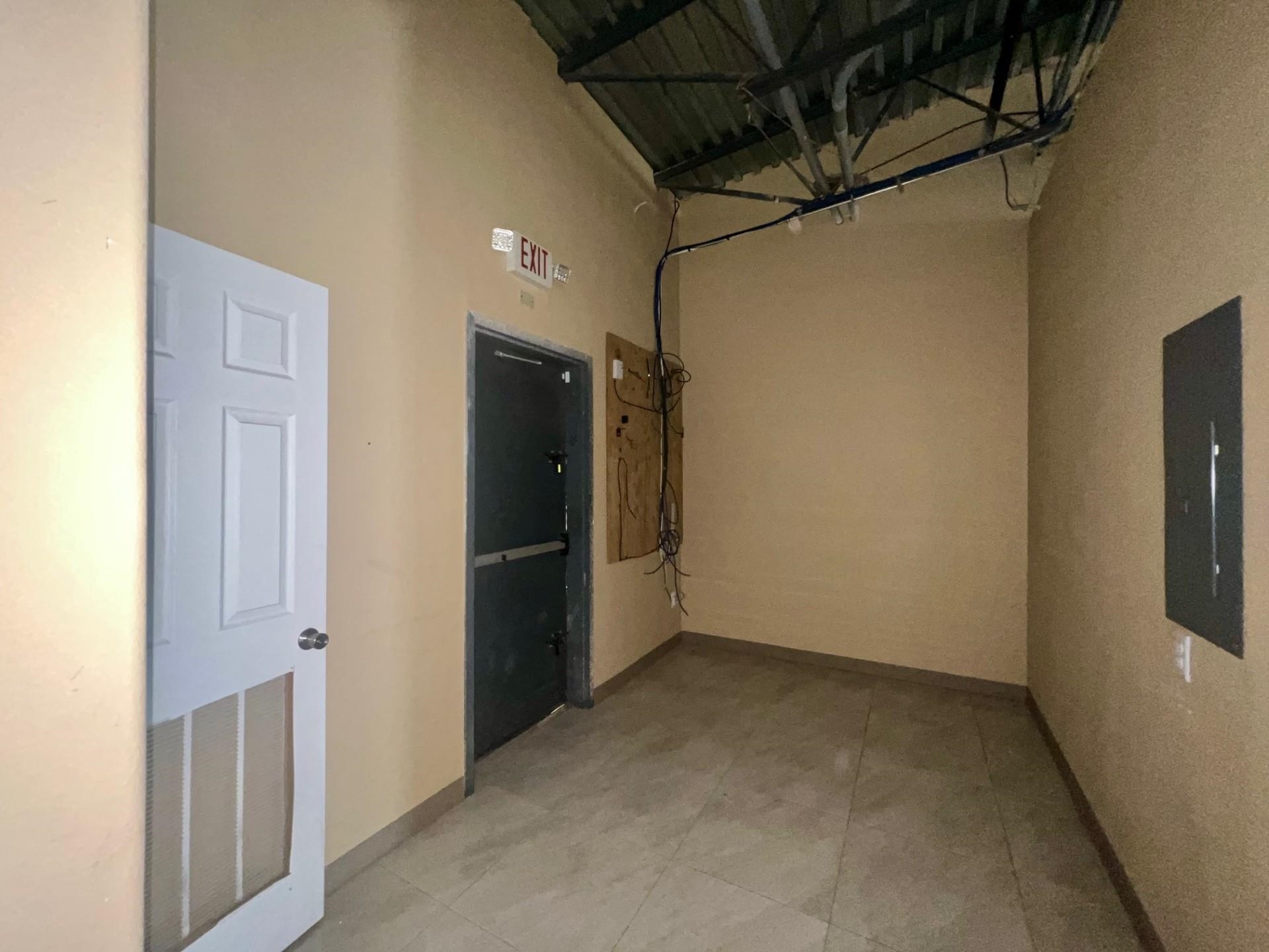 6425 Polaris Dr Property Photo 8