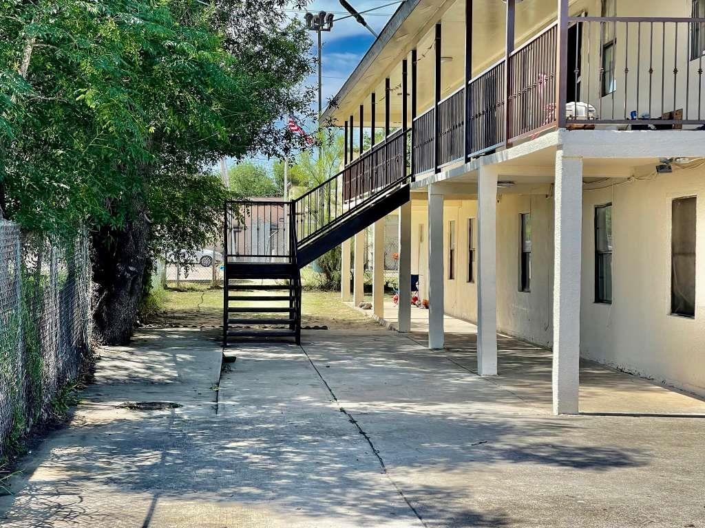 1603 Centeno Ln Property Photo 9