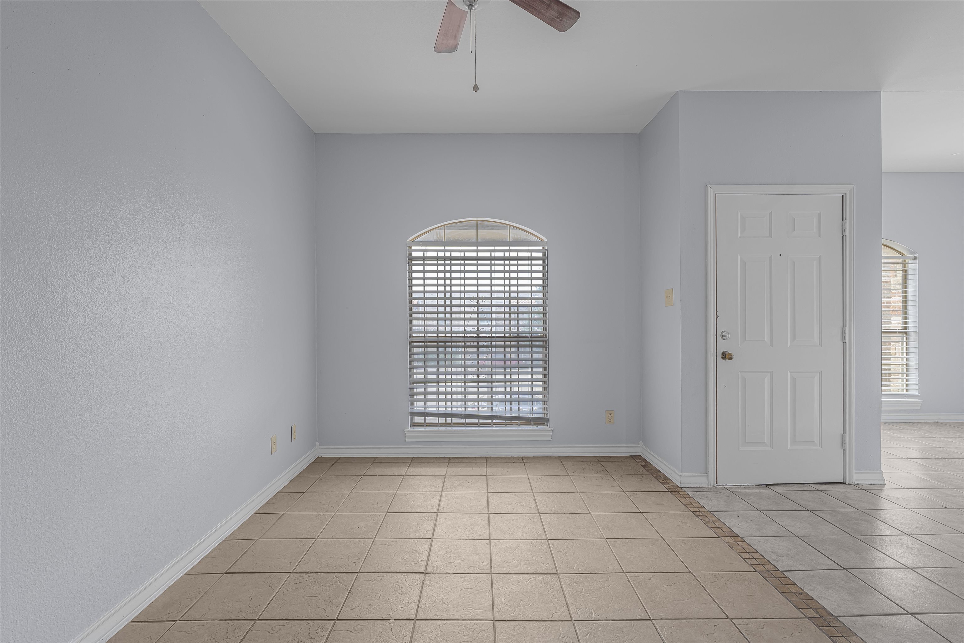 1401 Gustavus St 24 Property Photo 3