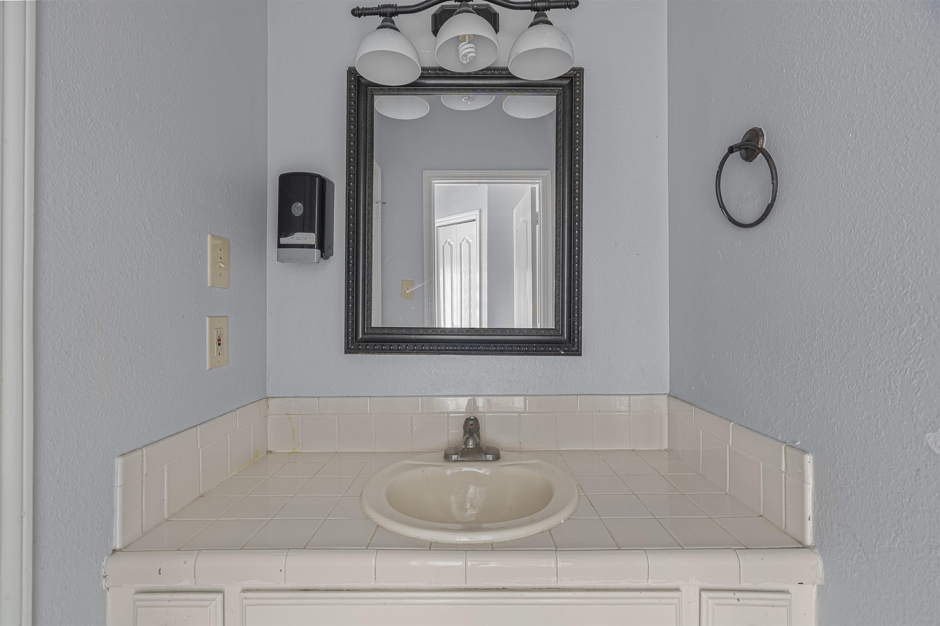 1401 Gustavus St 24 Property Photo 11