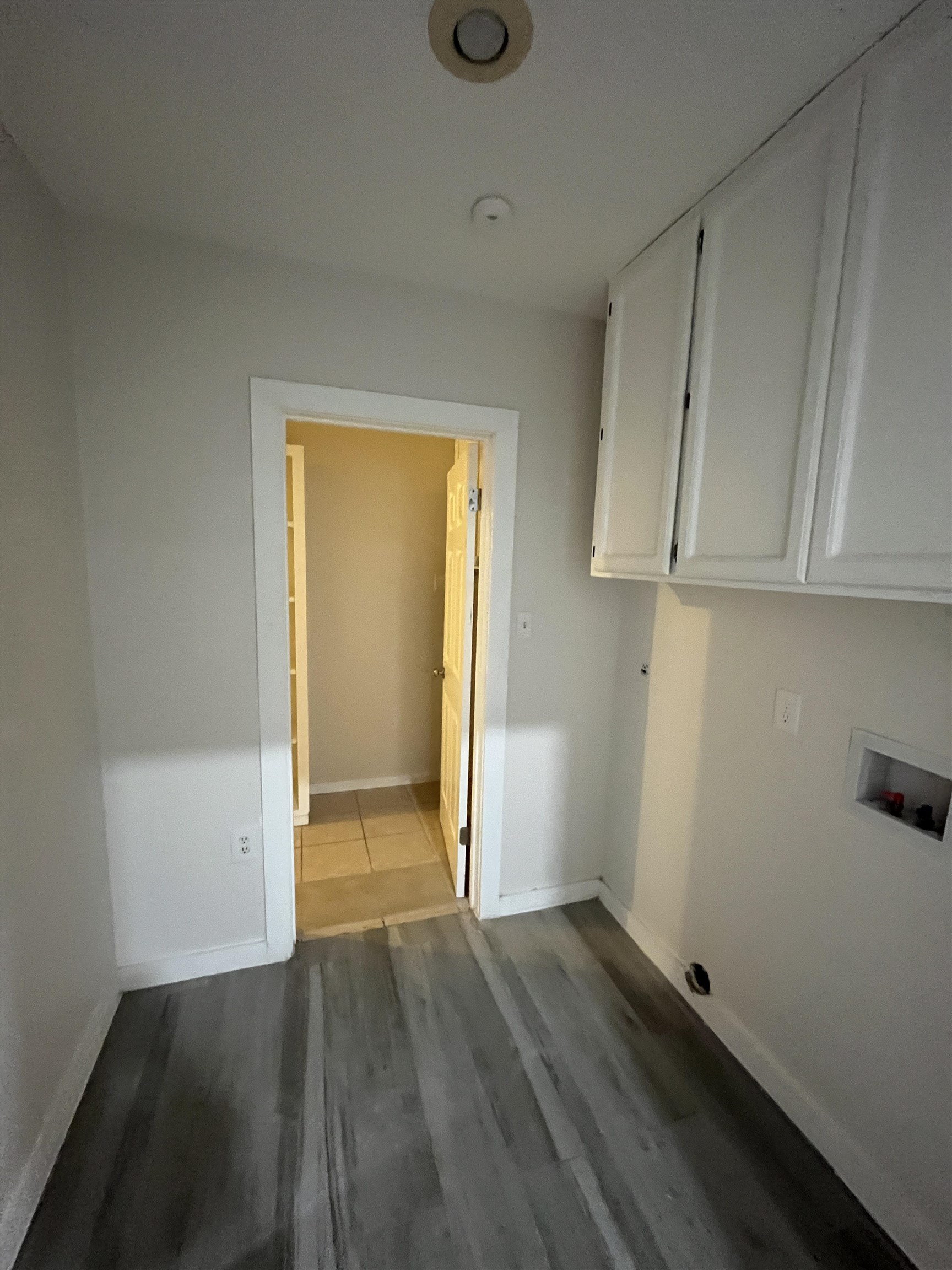 1800 Country Club Dr 14 Property Photo 16