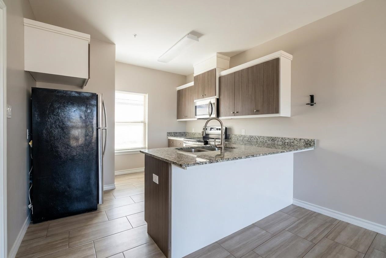 5601 Cuenca Dr G Property Photo 3