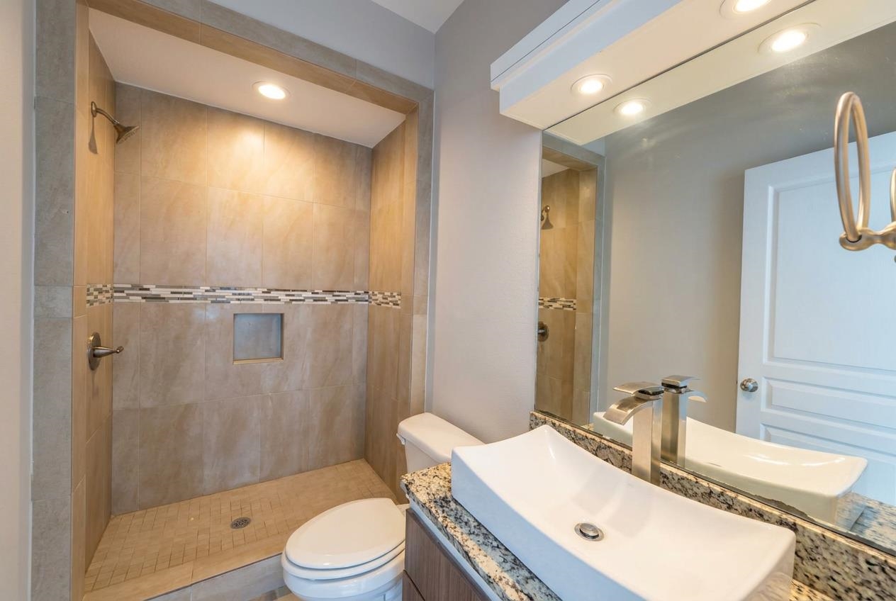 5601 Cuenca Dr G Property Photo 13
