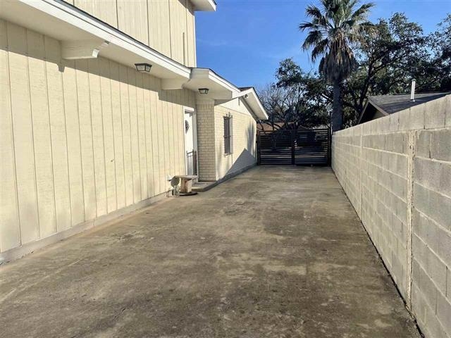 406 Longshadow Rd Back Of The House Upstairs Property Photo 3