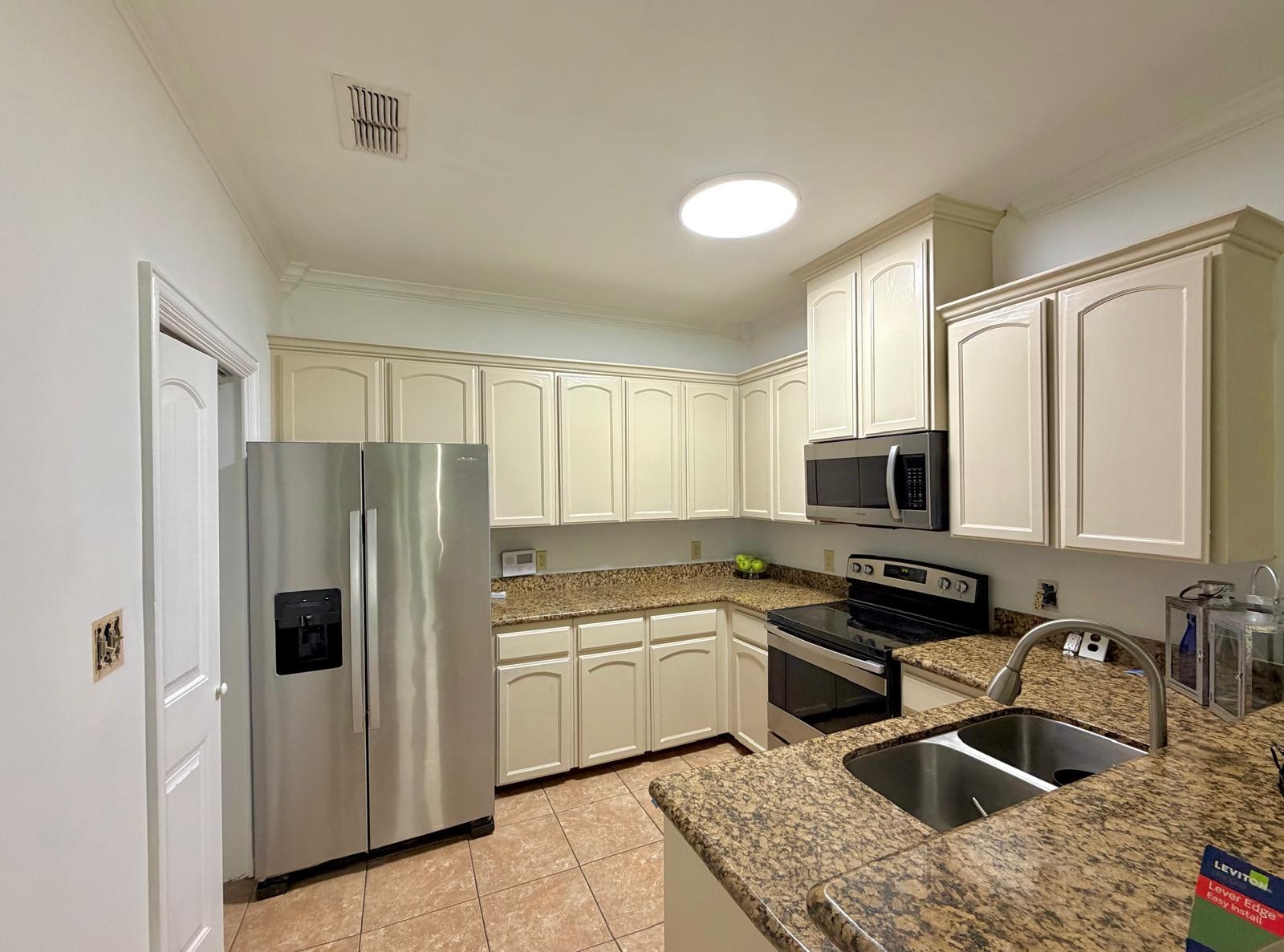 8216 Casa Verde Rd B-115 Property Photo 7