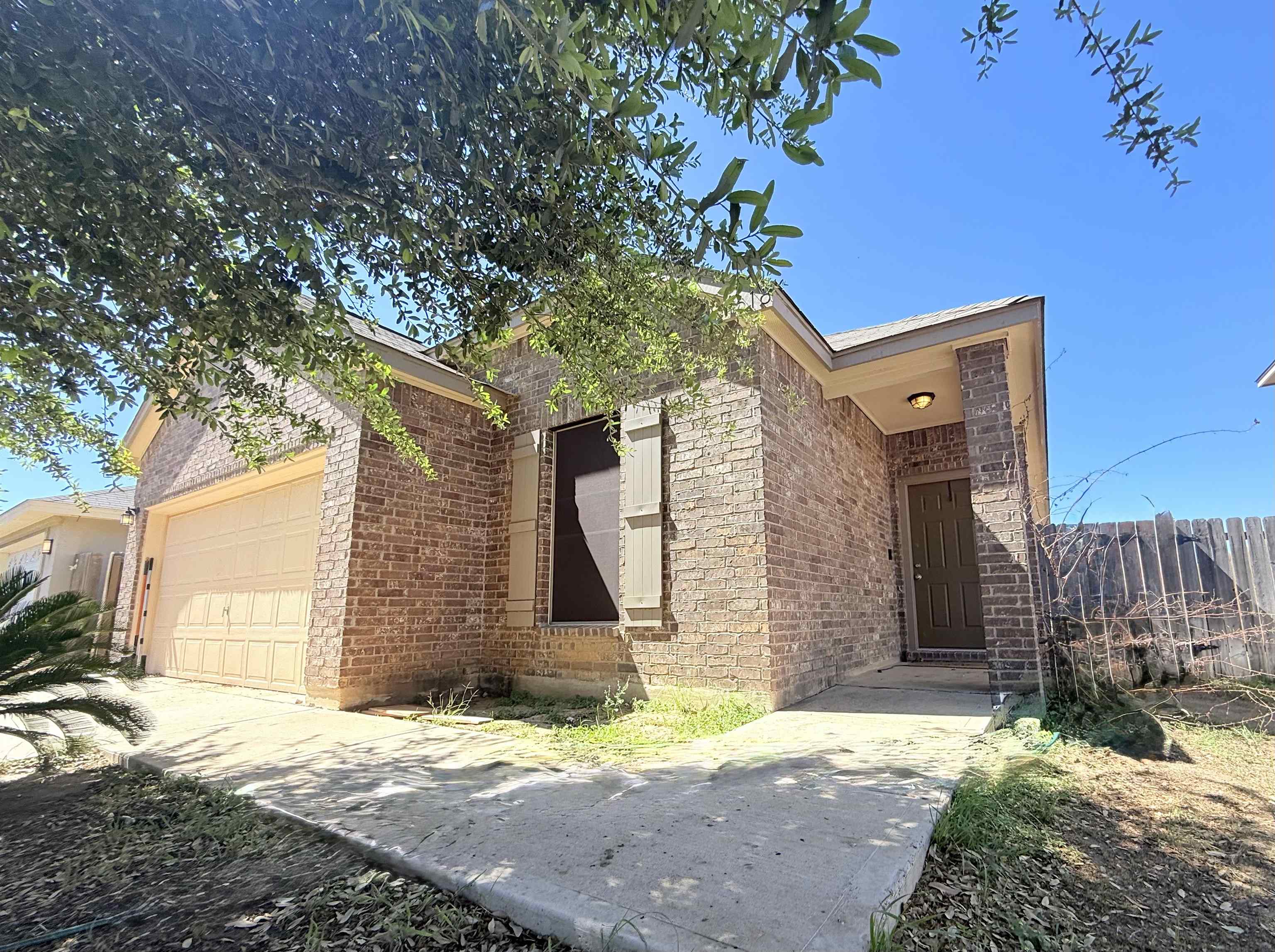 1618 Padre Island Ct Property Photo 1
