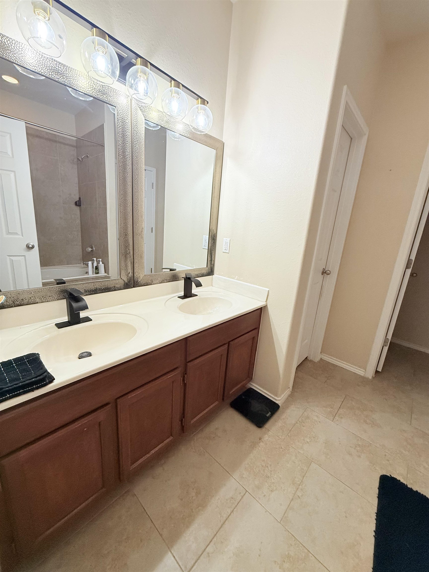 1618 Padre Island Ct Property Photo 8