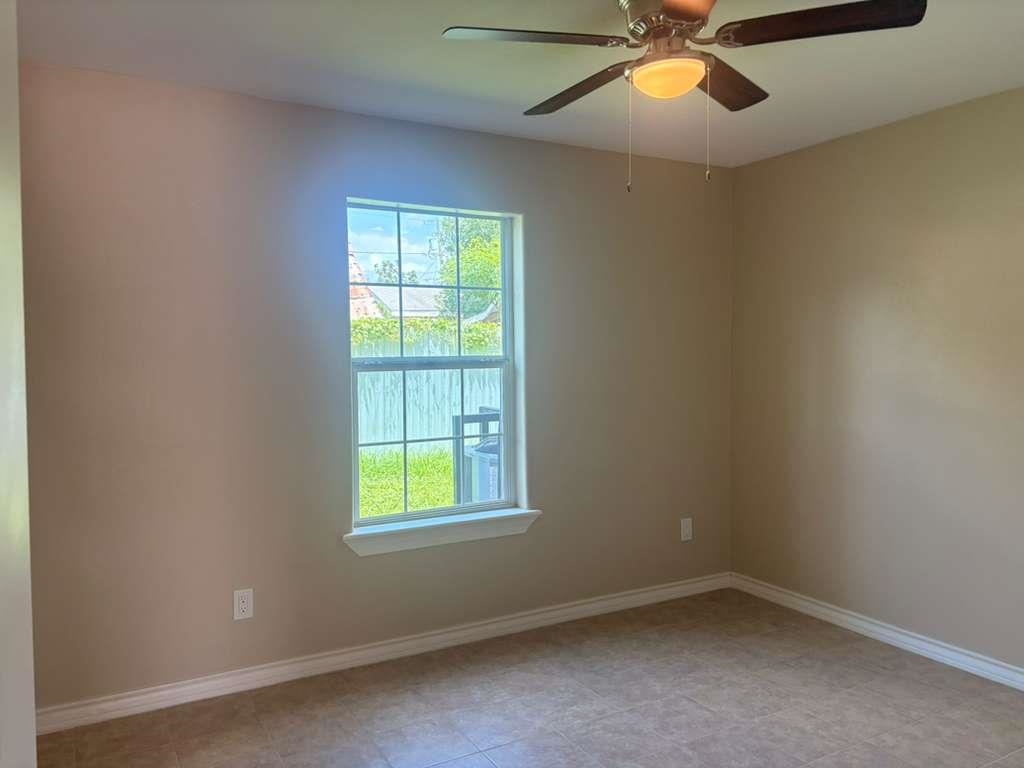 4018 San Agustin Ave H Property Photo 10