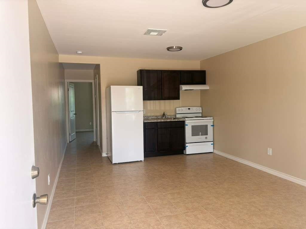 4018 San Agustin Ave J Property Photo 6