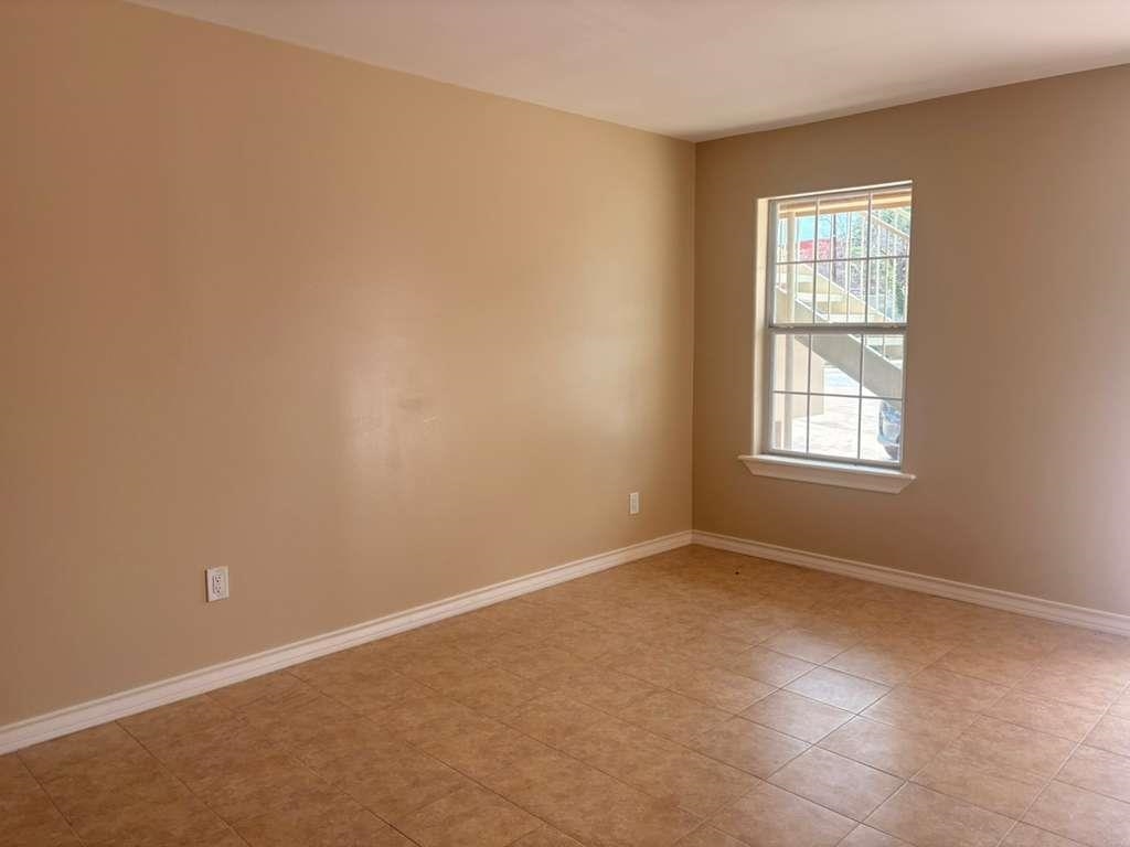 4018 San Agustin Ave J Property Photo 7