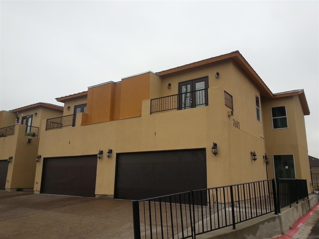 7601 King Arthurs Ct 9 Property Photo 1