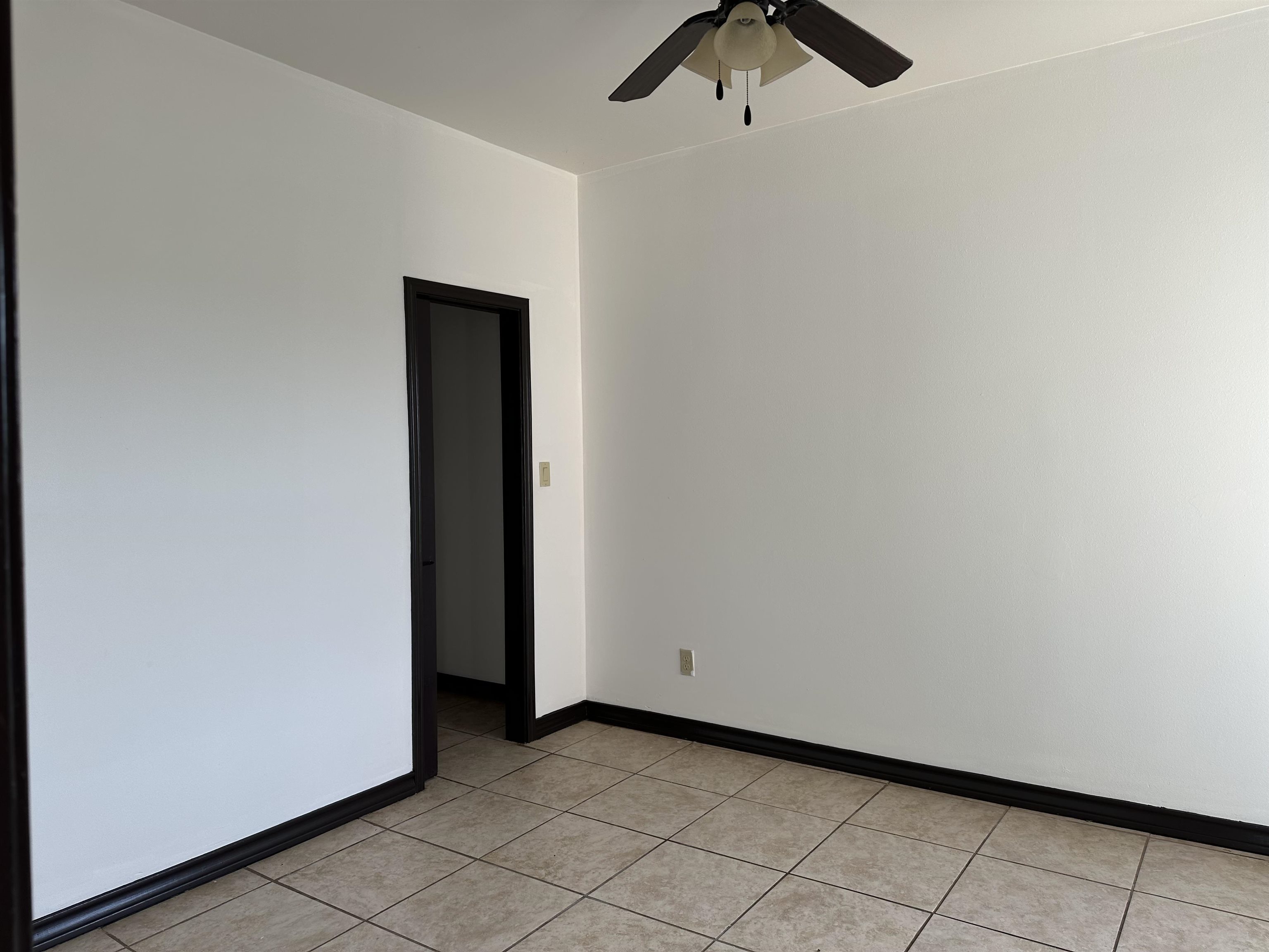 7601 King Arthurs Ct 9 Property Photo 12
