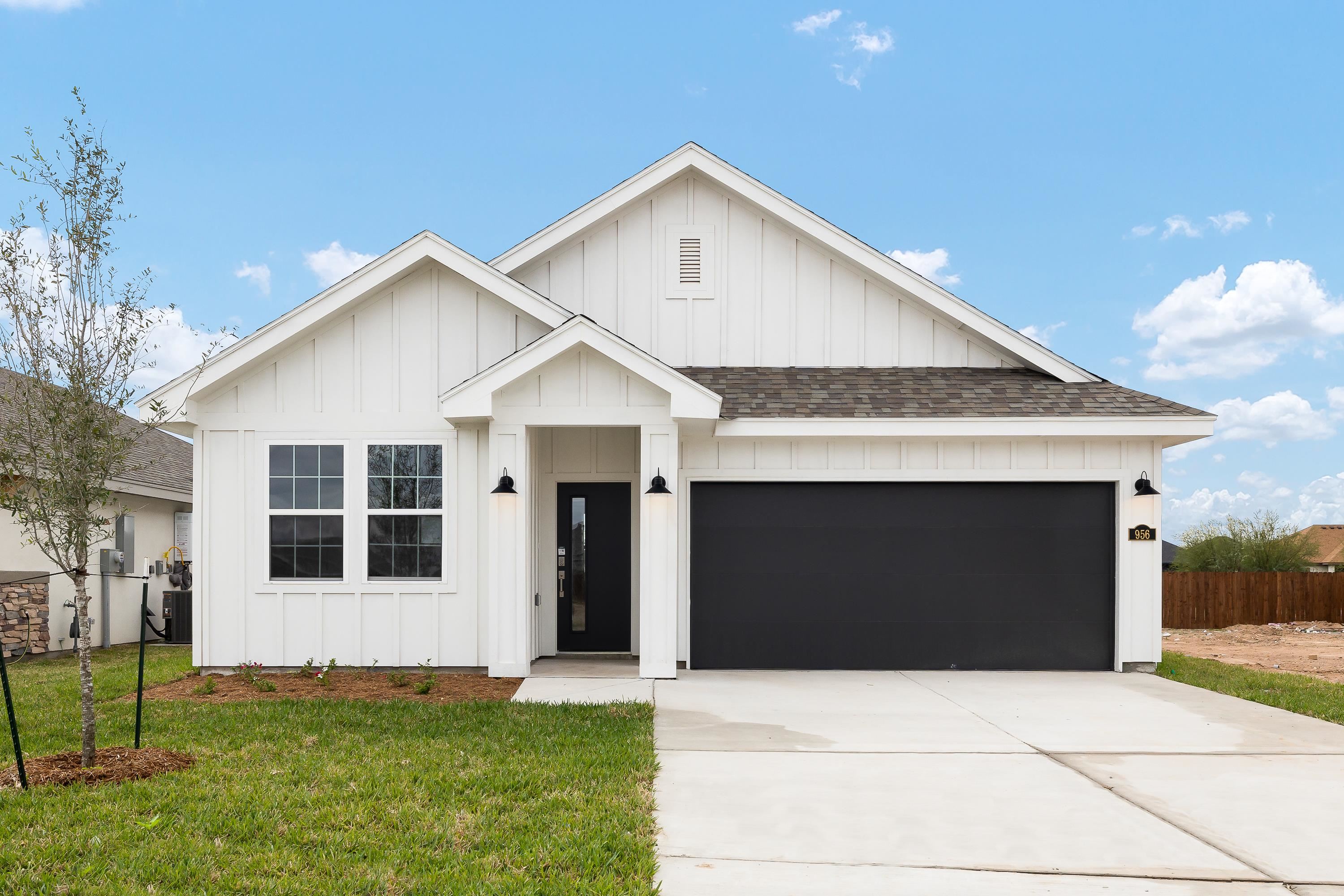 5121 Carambola Ln. Property Photo 1