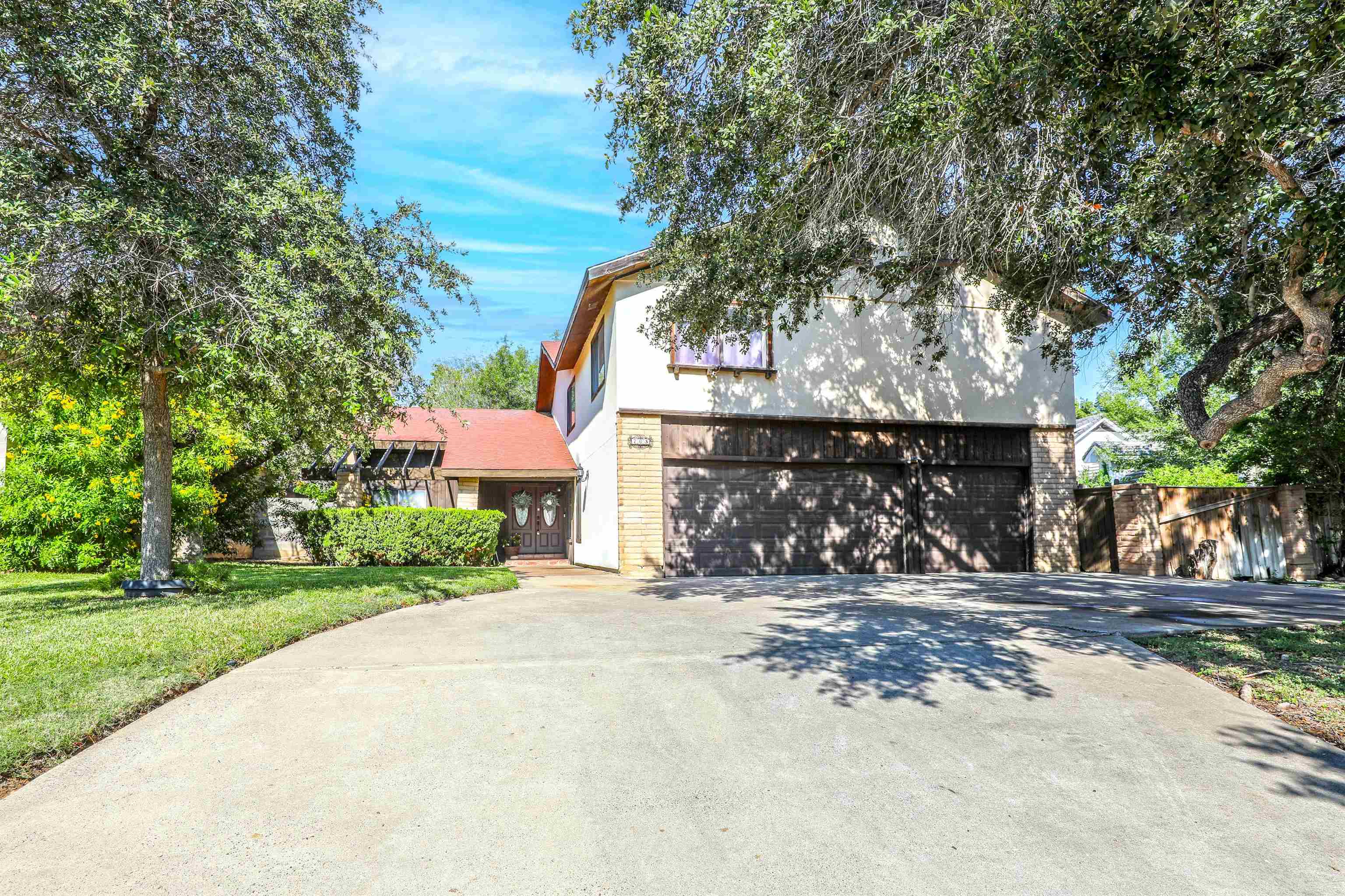 203 S Fenwick Dr Property Photo 1