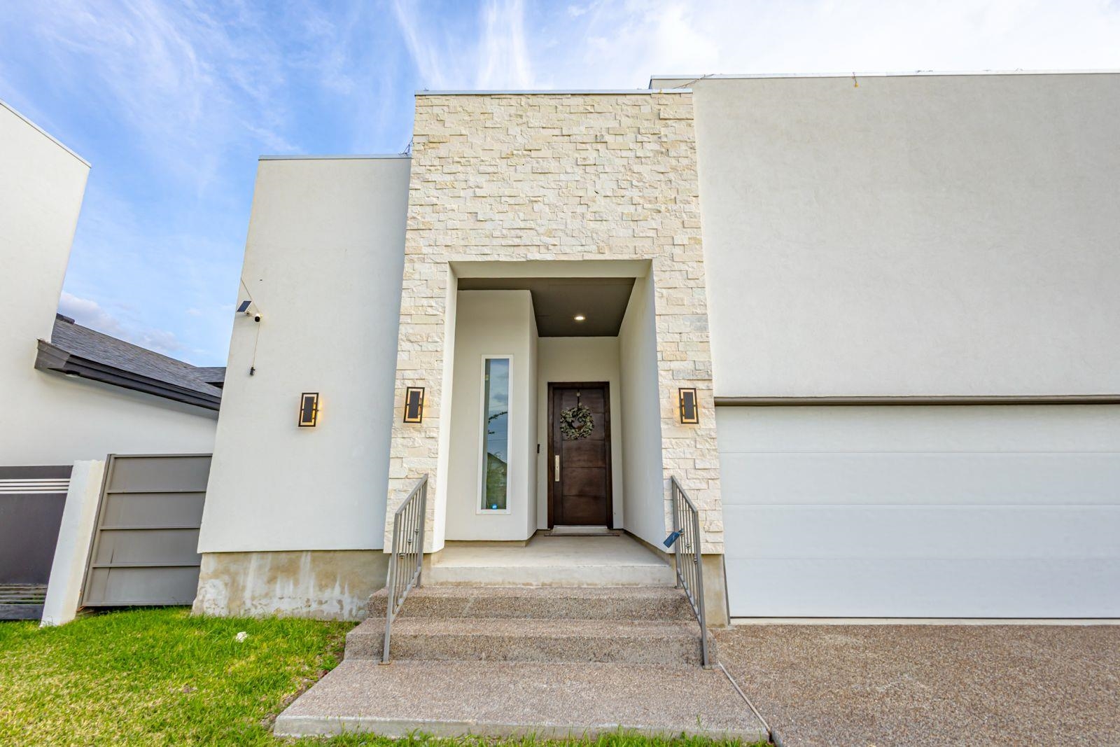 511 Prado Dr Property Photo 4