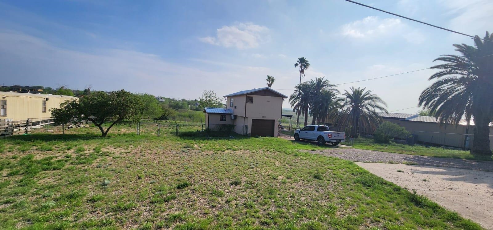 2036 N Siesta Ln Property Photo 3