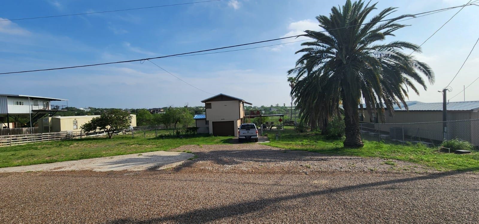 2036 N Siesta Ln Property Photo 4