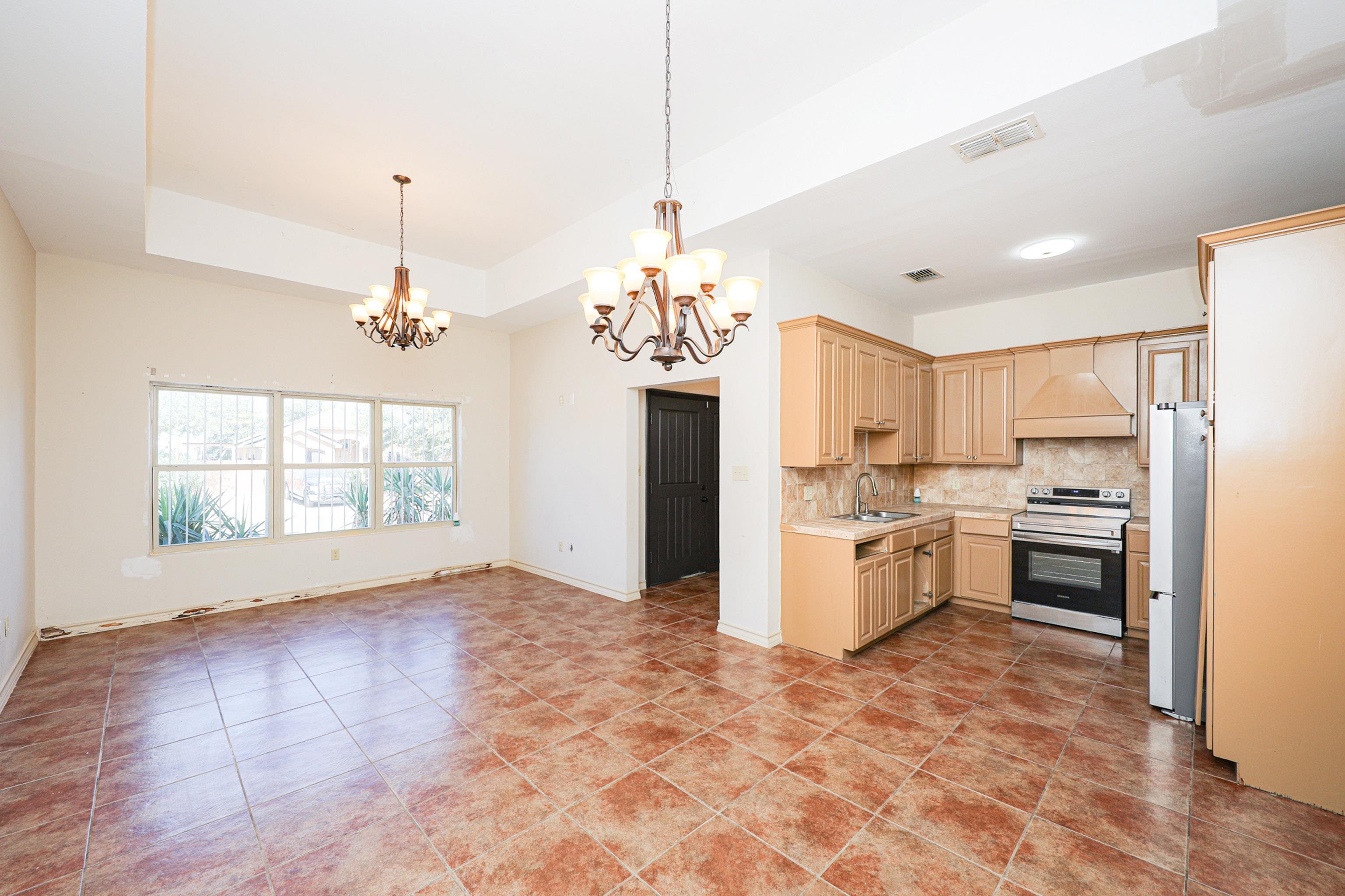 4221 Katiana Dr. Property Photo 6