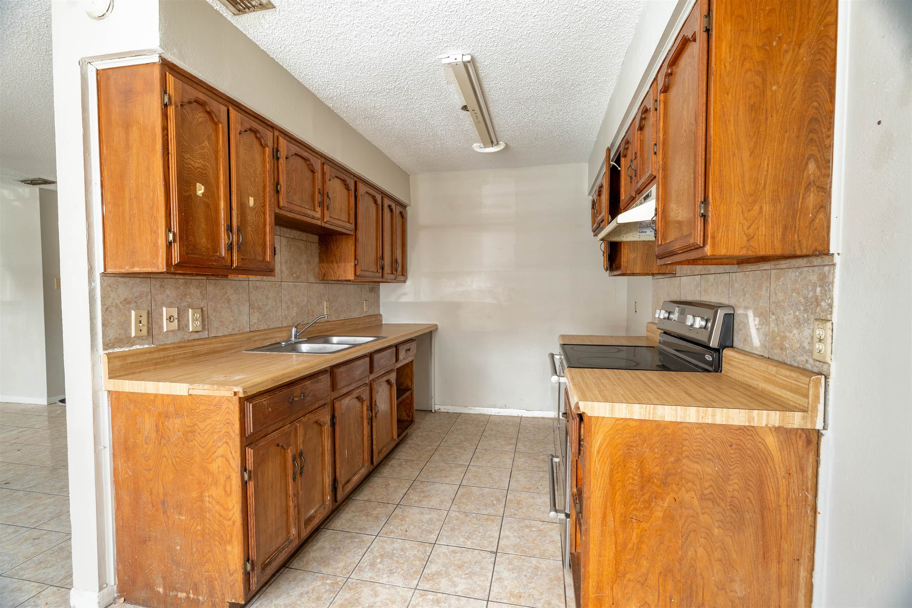 4902 Marcella Ave 115 Property Photo 3