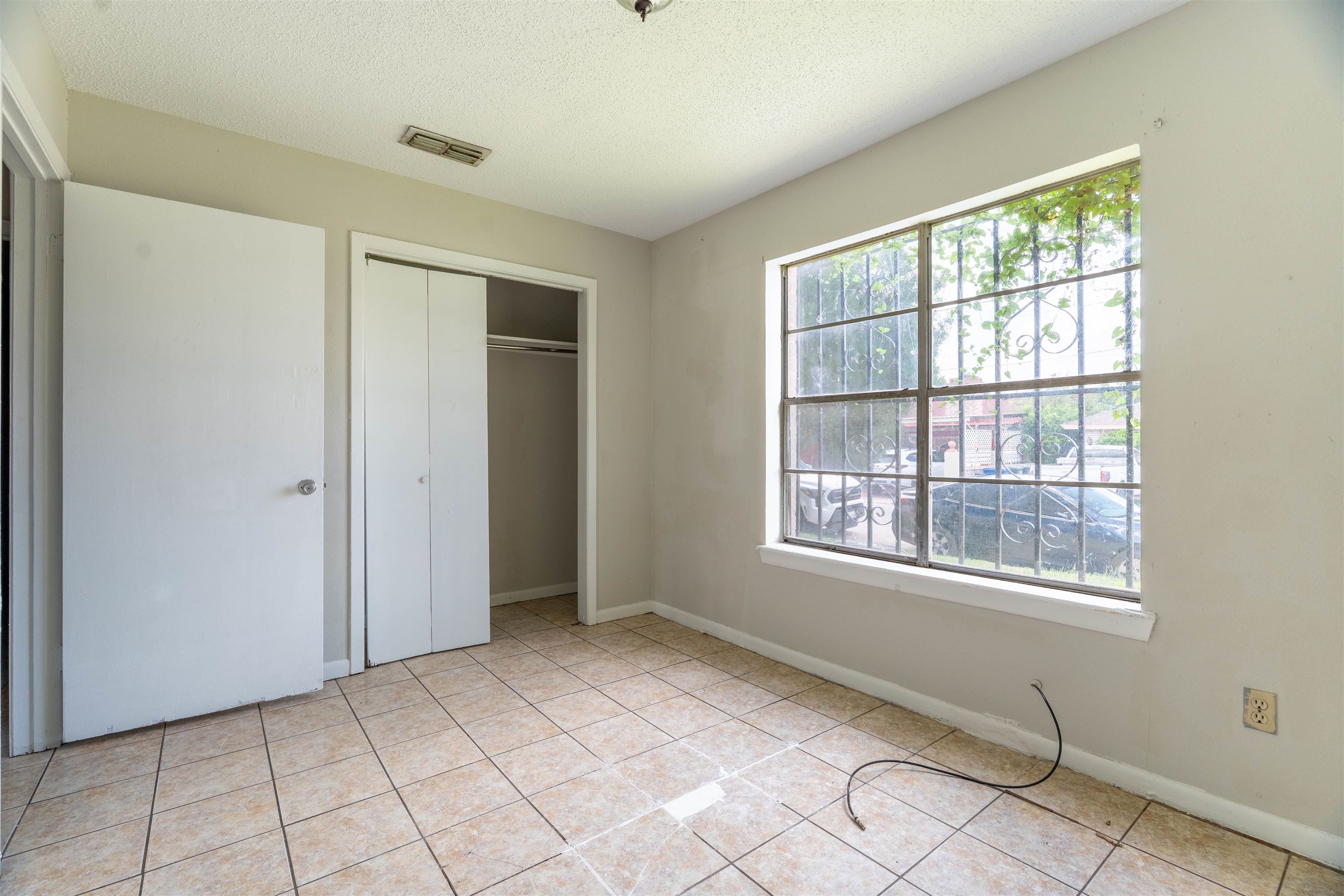4902 Marcella Ave 115 Property Photo 4