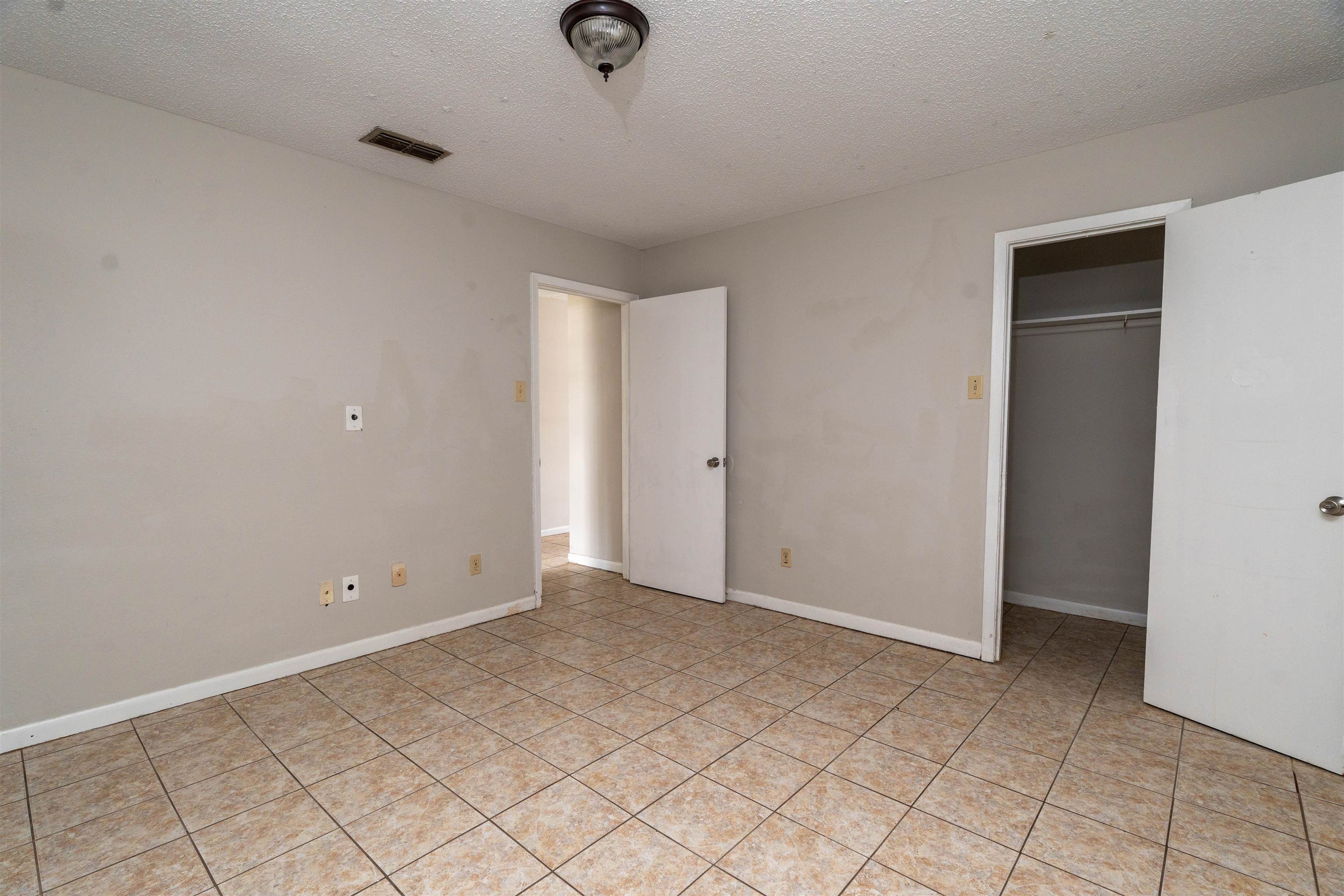 4902 Marcella Ave 115 Property Photo 7