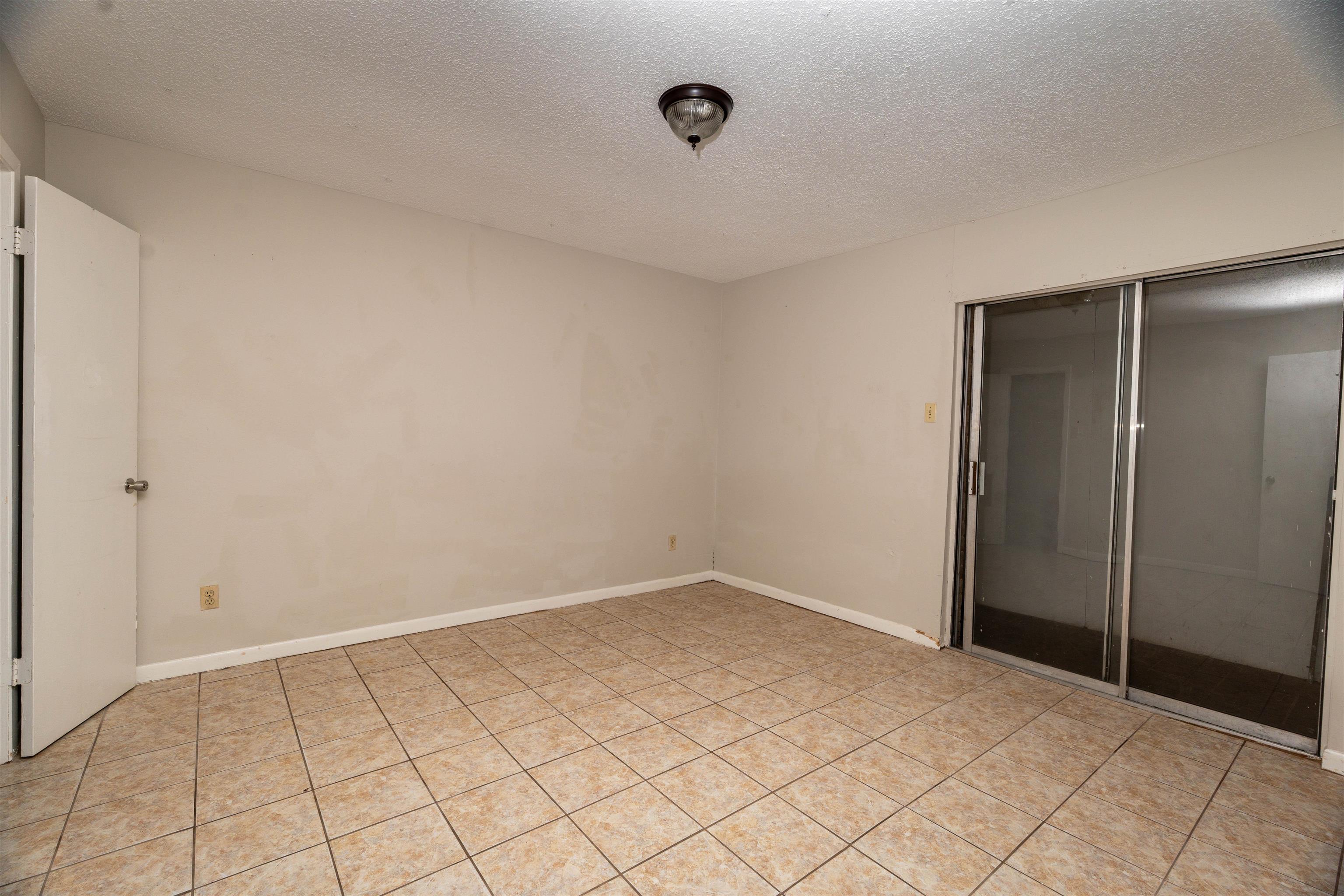 4902 Marcella Ave 115 Property Photo 8