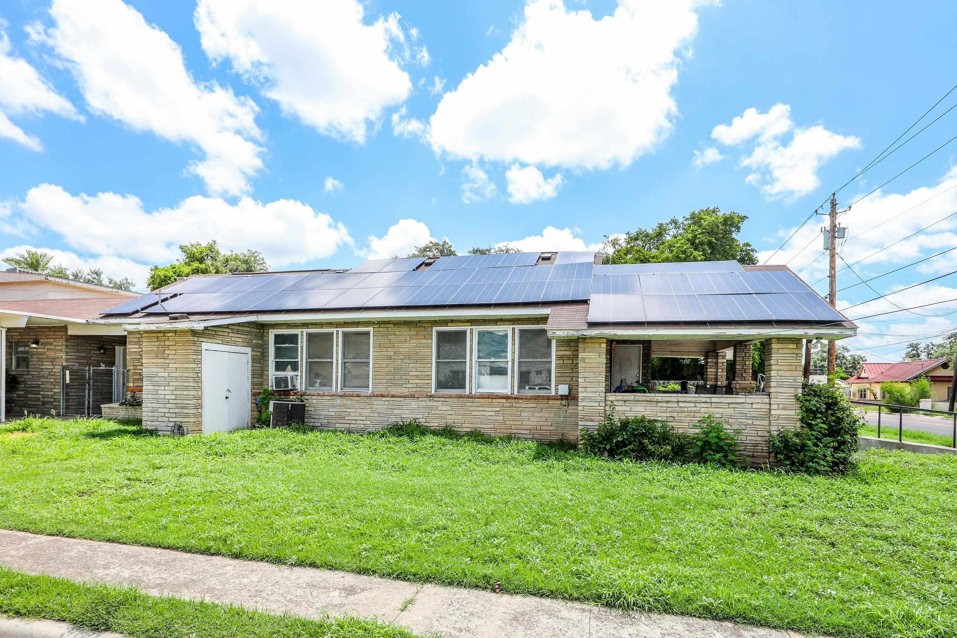 1402 Corpus Christi St Property Photo 1