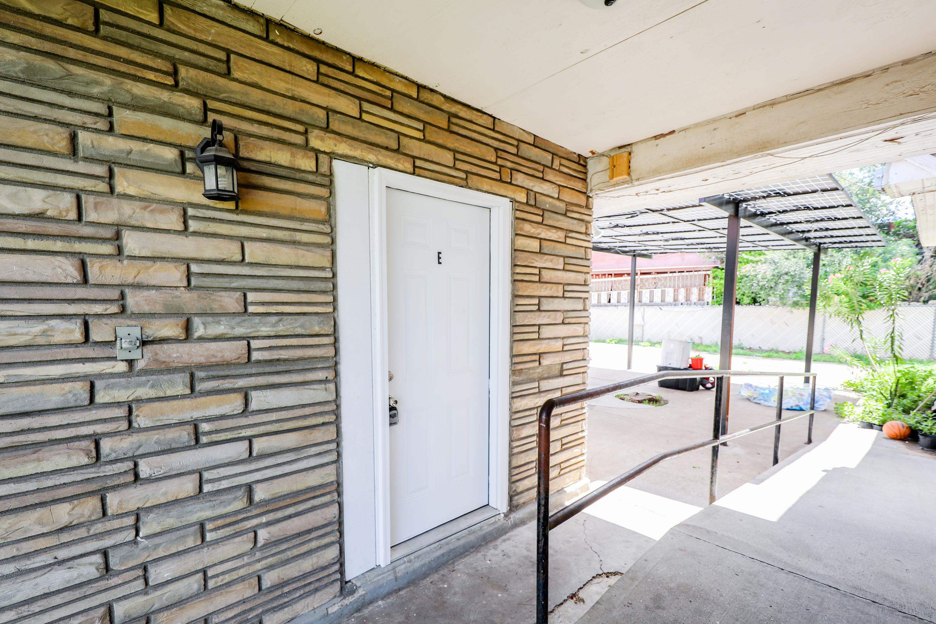 1402 Corpus Christi St Property Photo 4
