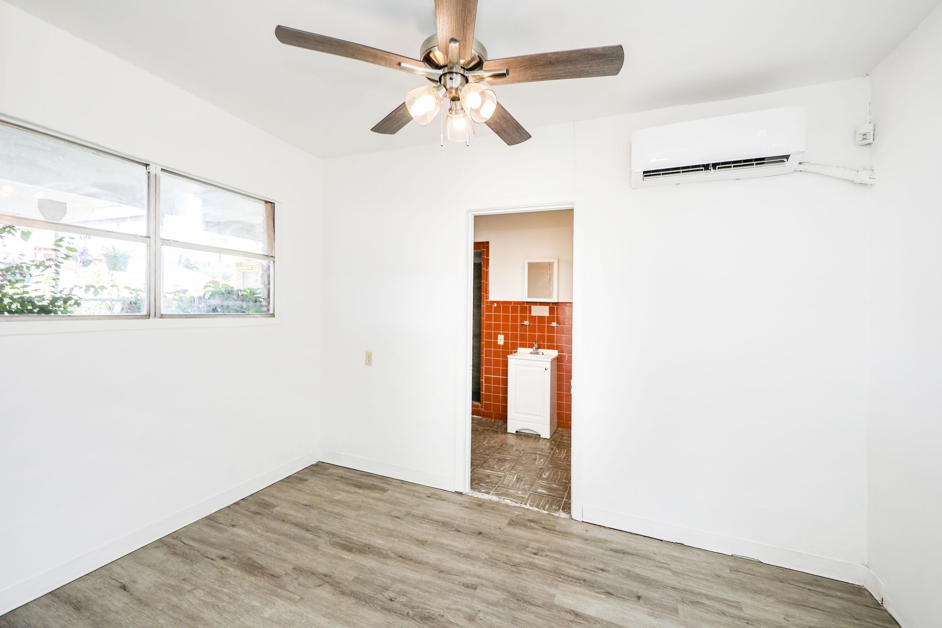 1402 Corpus Christi St Property Photo 12