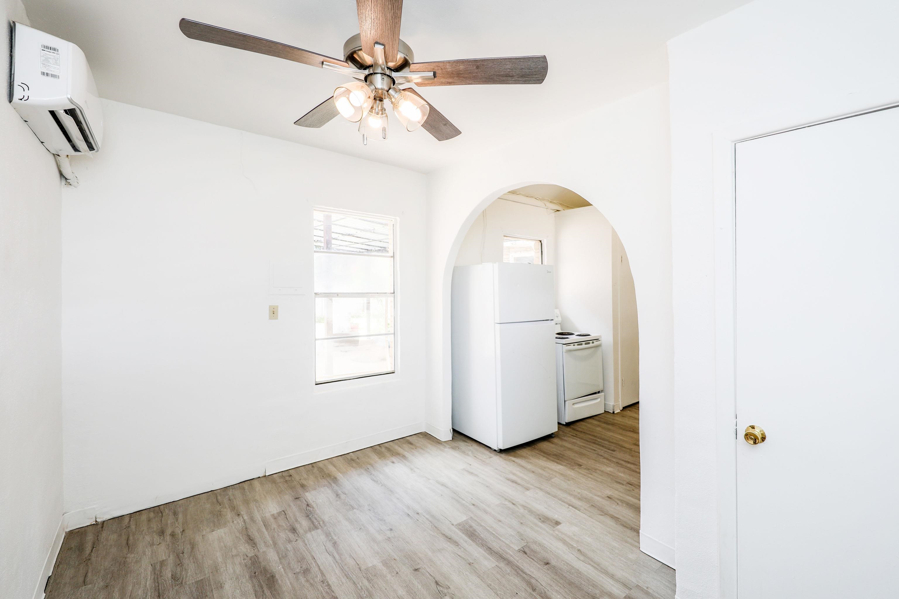 1402 Corpus Christi St Property Photo 14