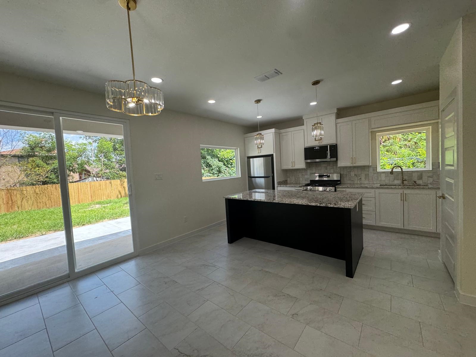3504 San Agustin Ave Property Photo 4