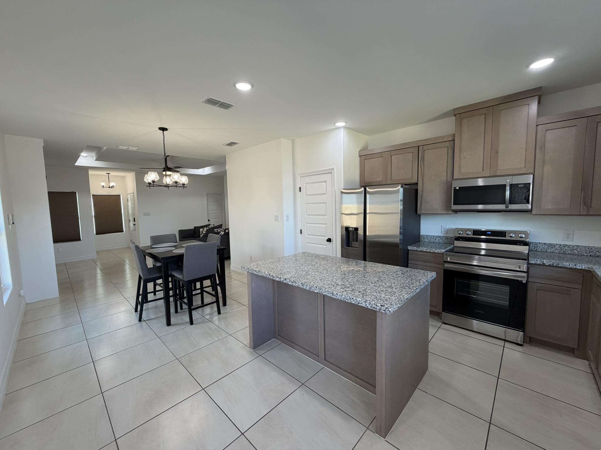 5419 Lone Star Loop Property Photo 8