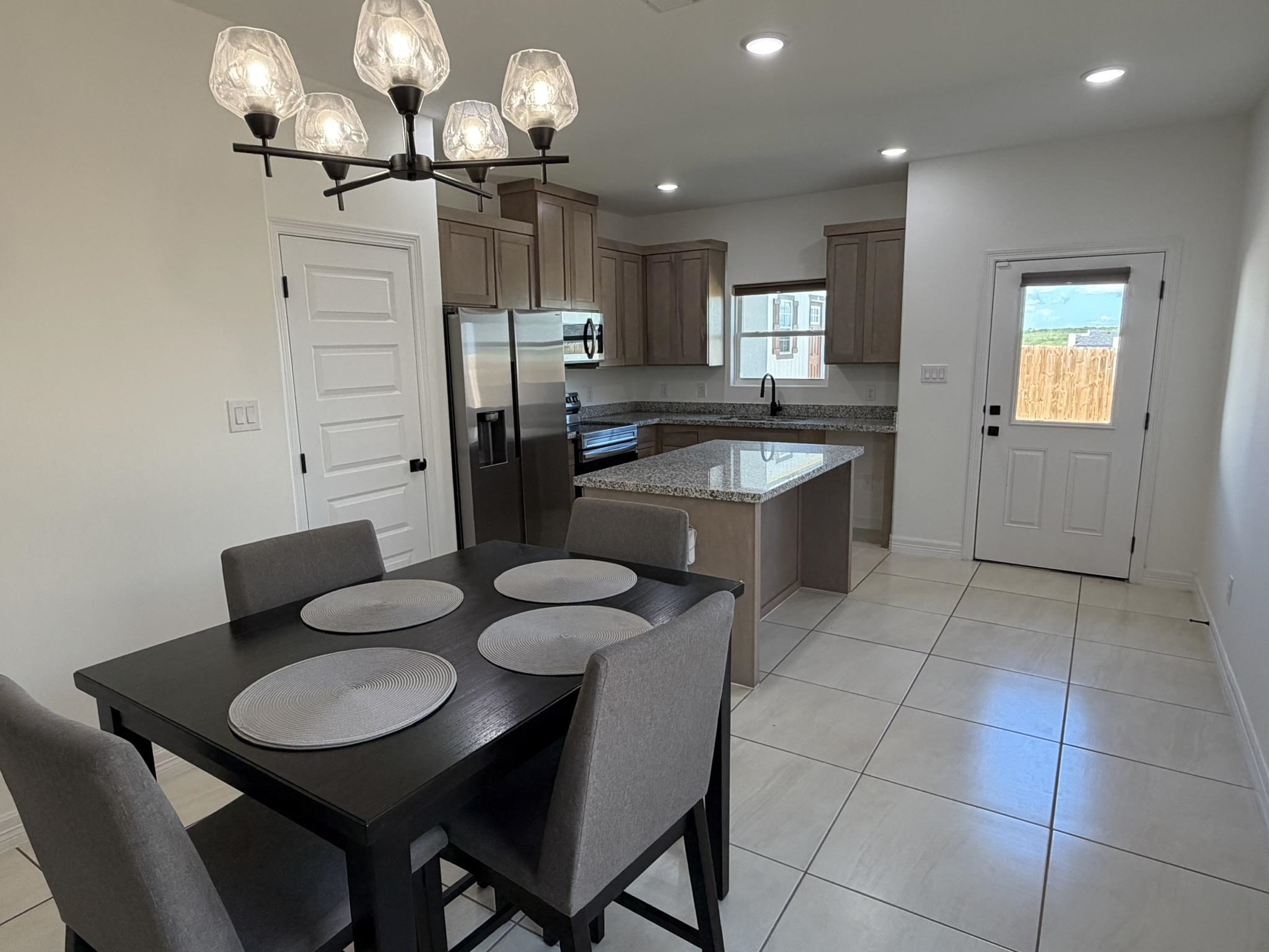 5419 Lone Star Loop Property Photo 9