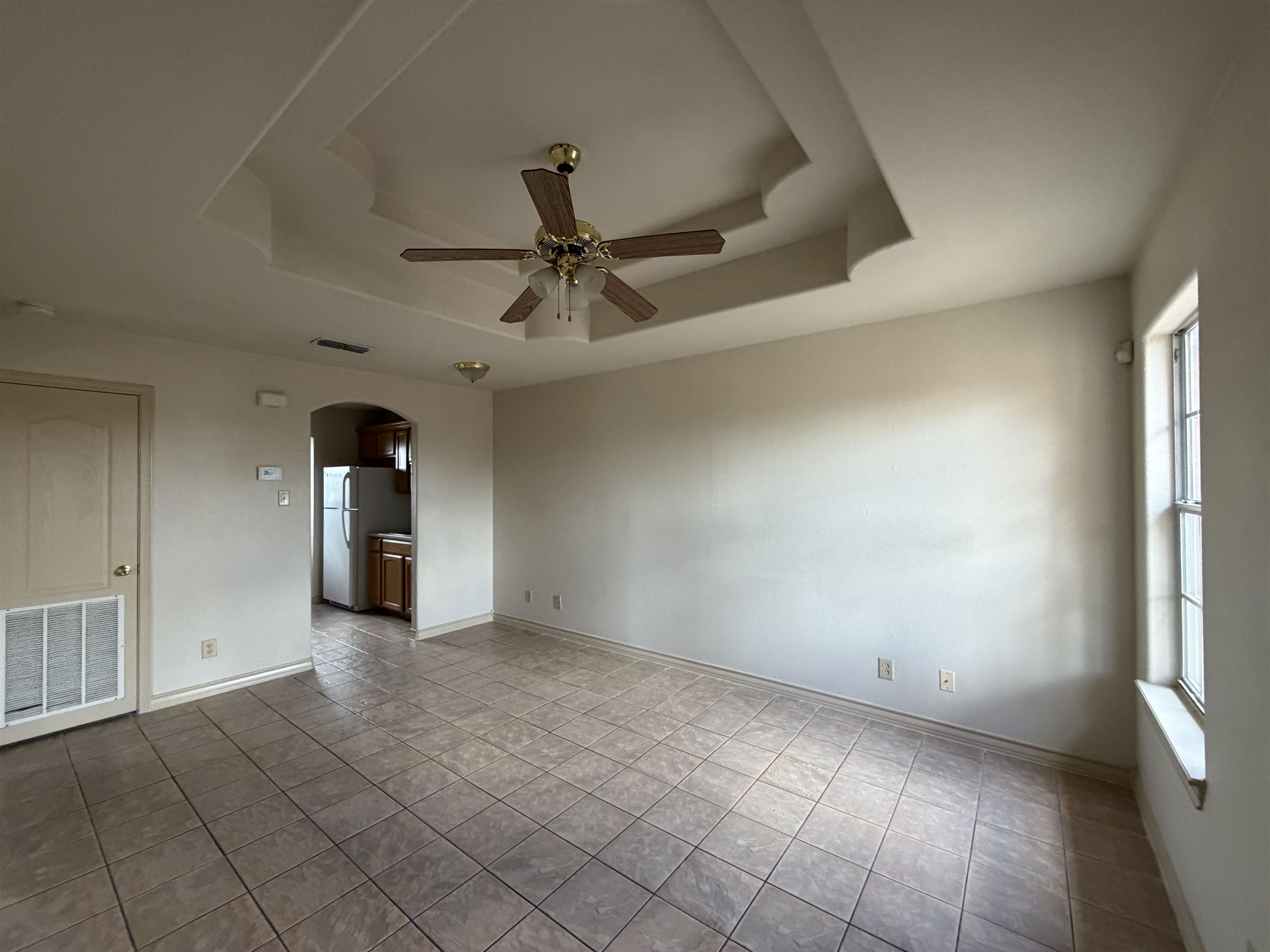 419 W Eistetter St 15 Property Photo 5