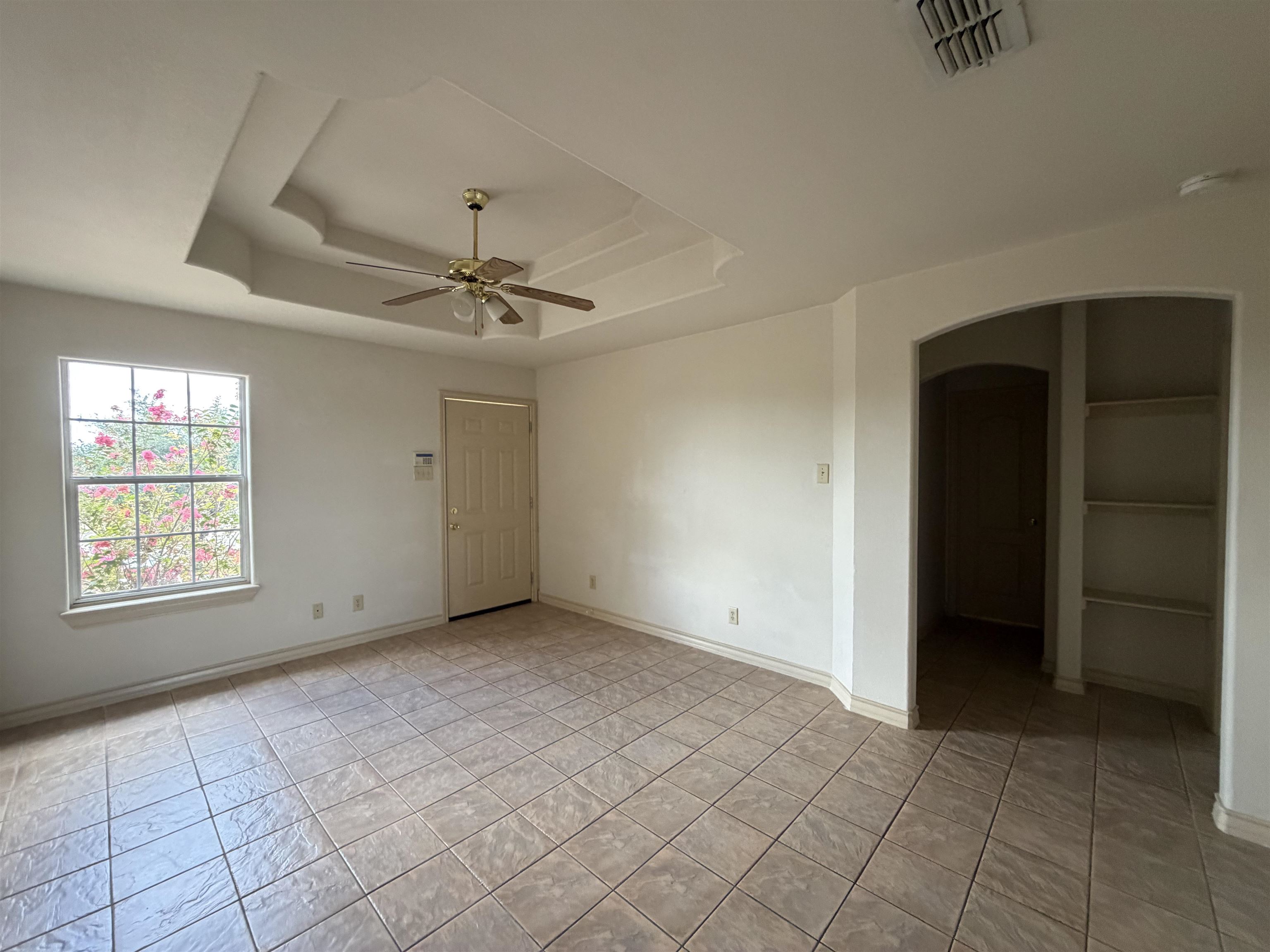 419 W Eistetter St 15 Property Photo 6